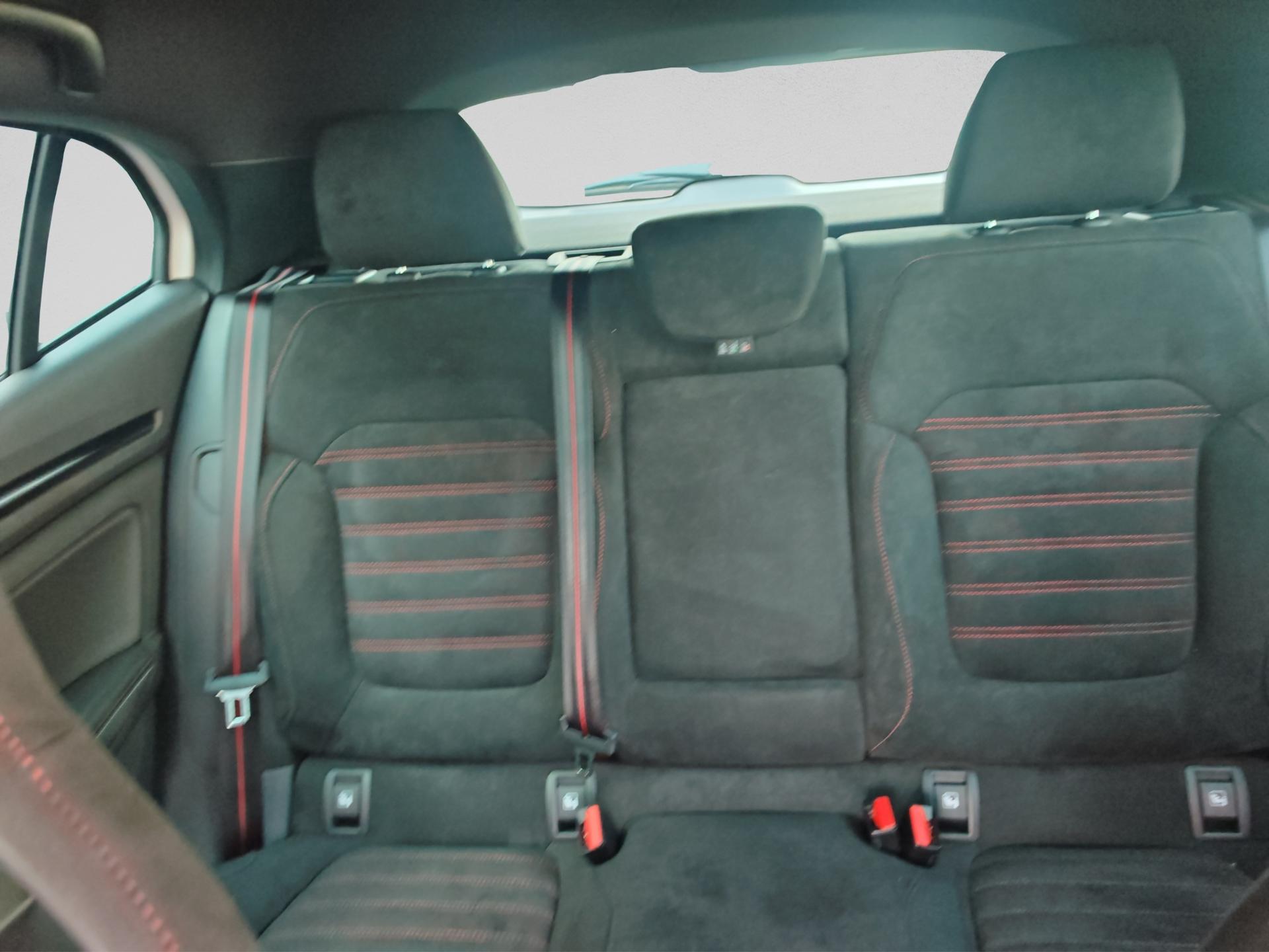 RENAULT Mégane R.S. Ultime 300 EDC-image-25