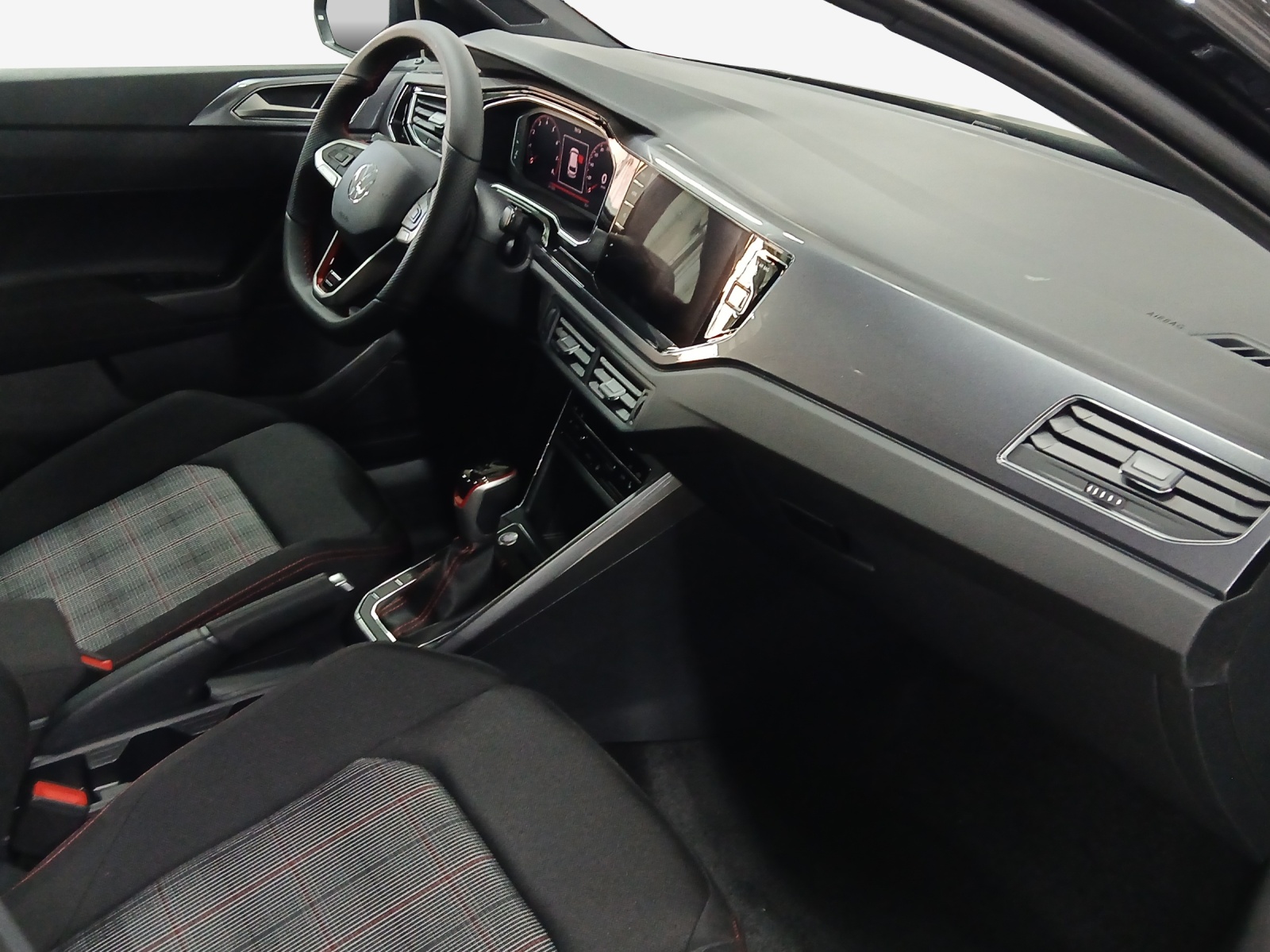 VW Polo 2.0 TSI GTI DSG-image-13