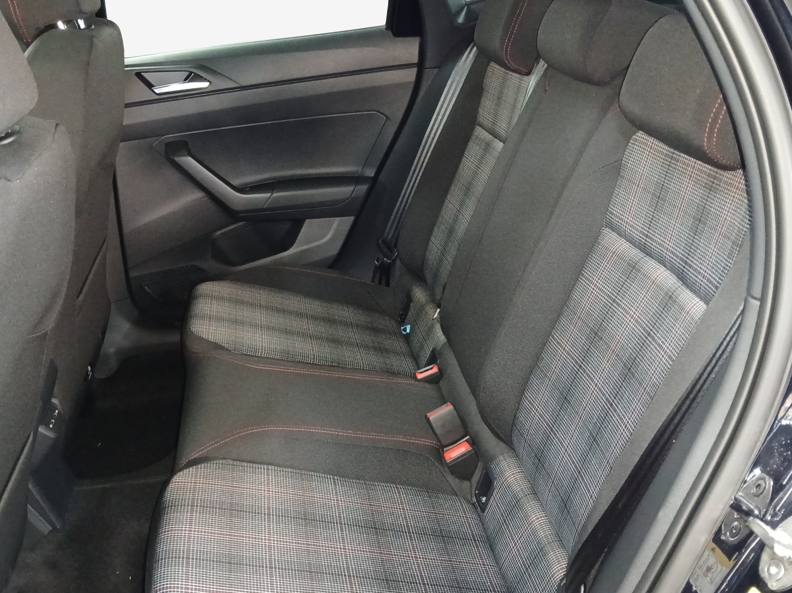 VW Polo 2.0 TSI GTI DSG-image-11