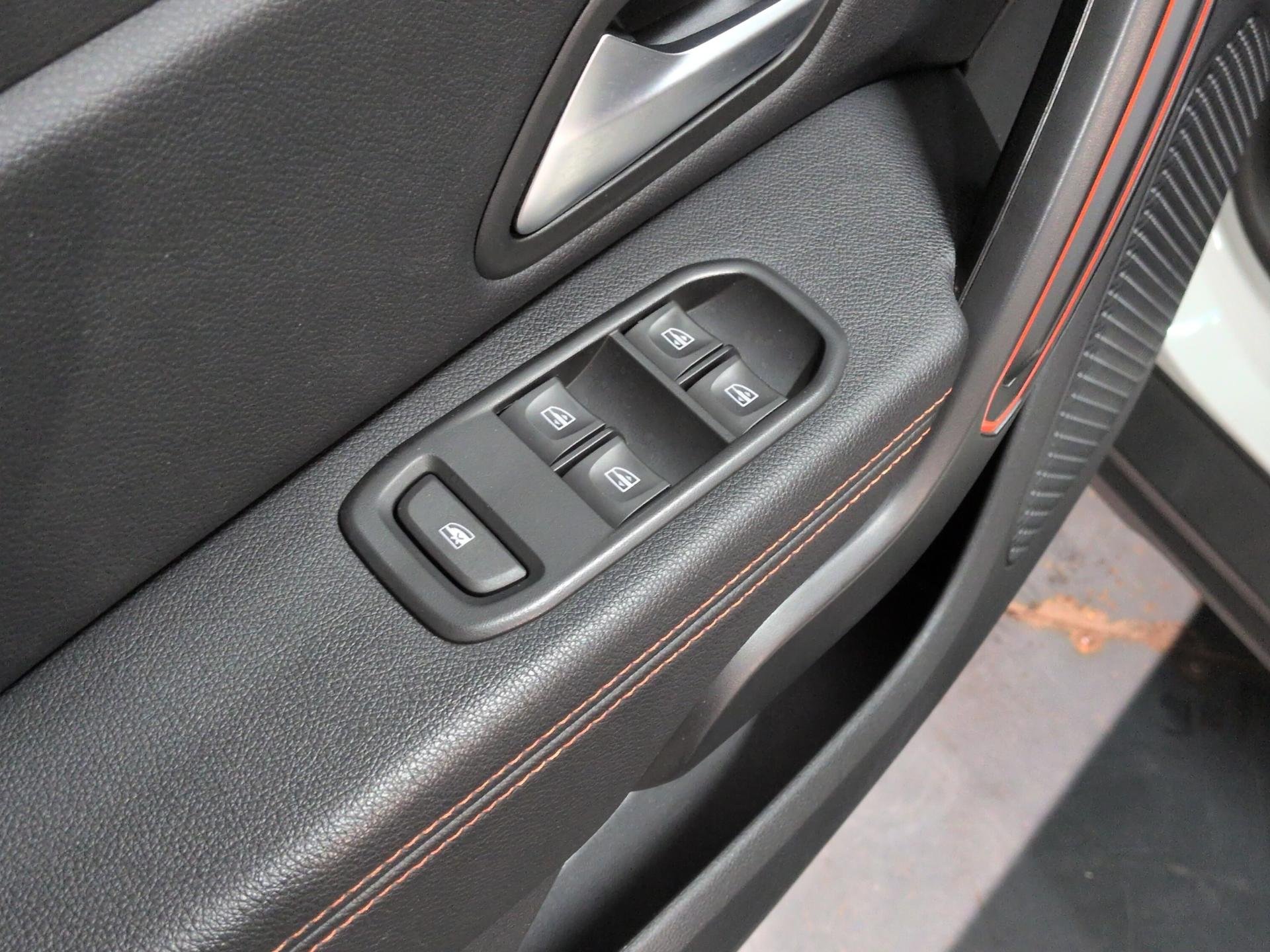 DACIA Duster TCe 150 Extreme EDC 4x2-image-22