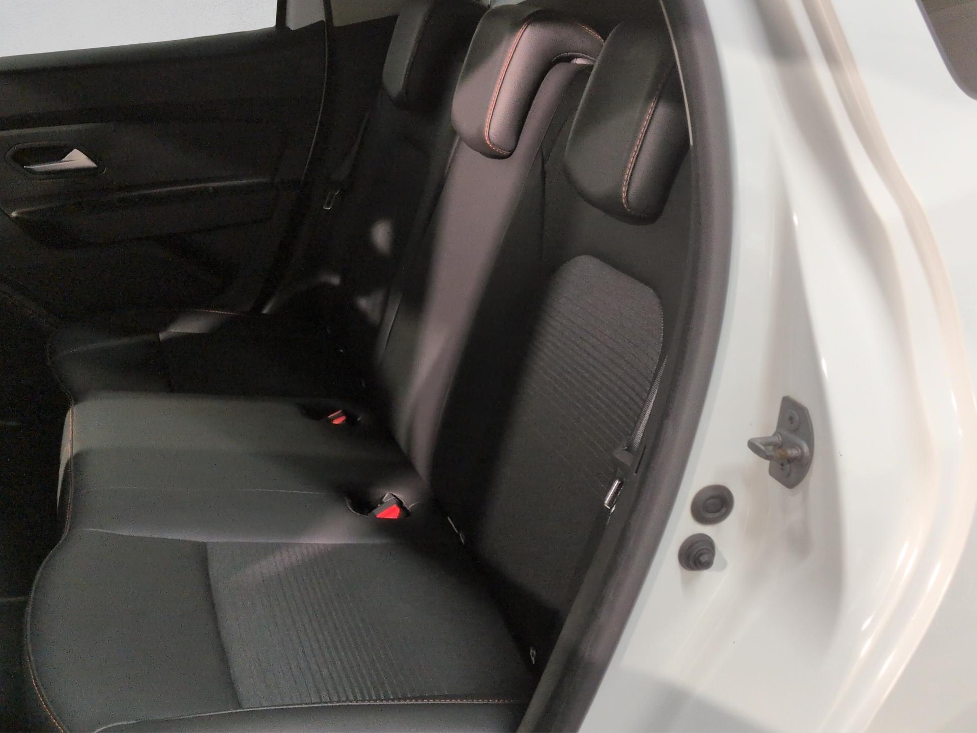 DACIA Duster TCe 150 Extreme EDC 4x2-image-14