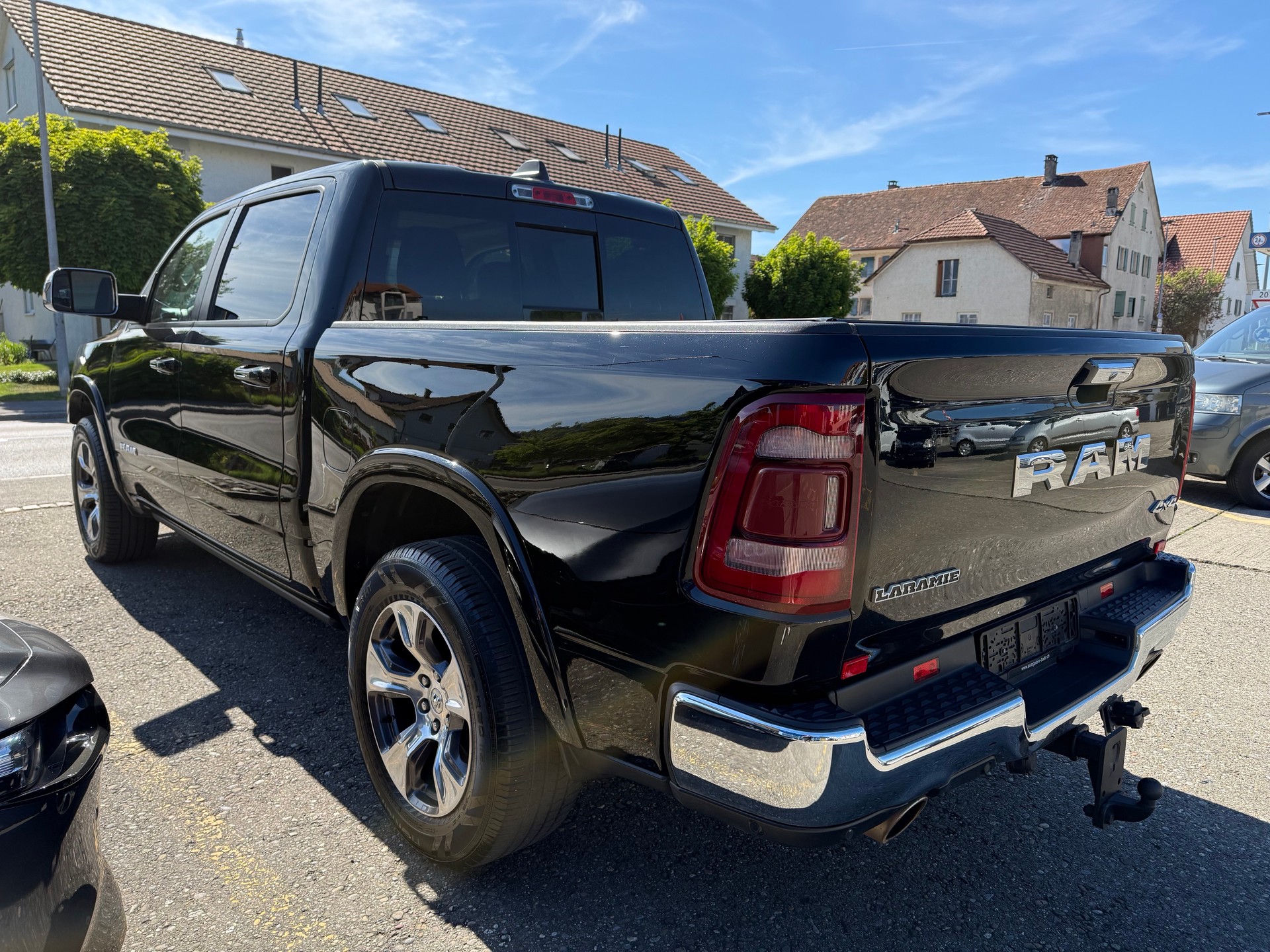 DODGE RAM 5.7 Hemi "Laramie"-showroom-element-3