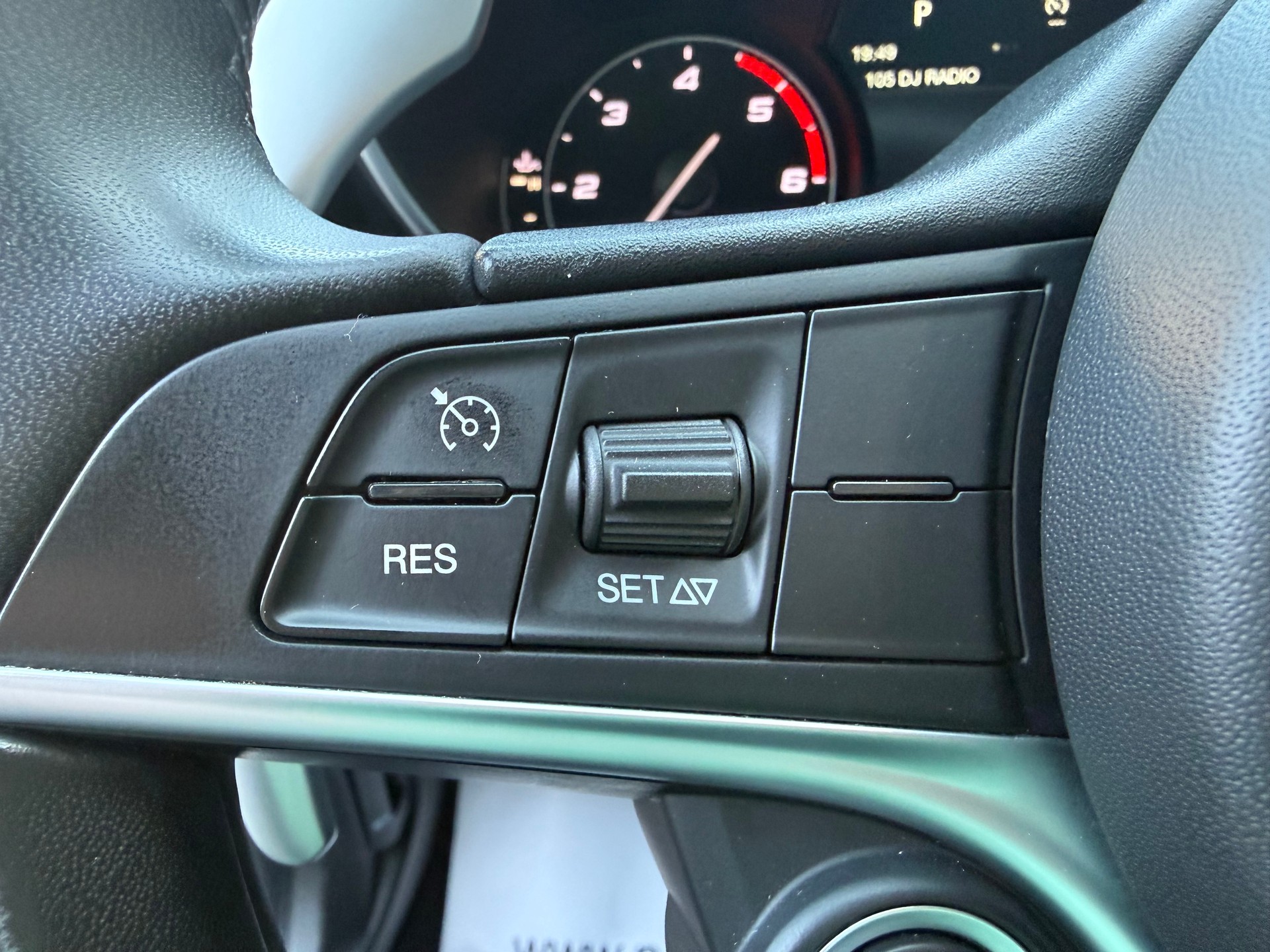 ALFA ROMEO Giulia 2.2 JTDM Super Automatic-image-17