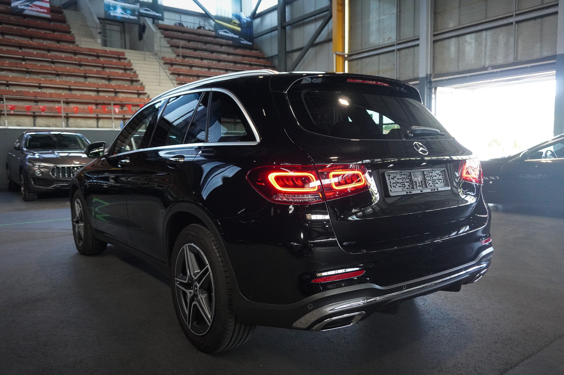 MERCEDES-BENZ GLC 220 d 4Matic 9G-Tronic-showroom-element-3