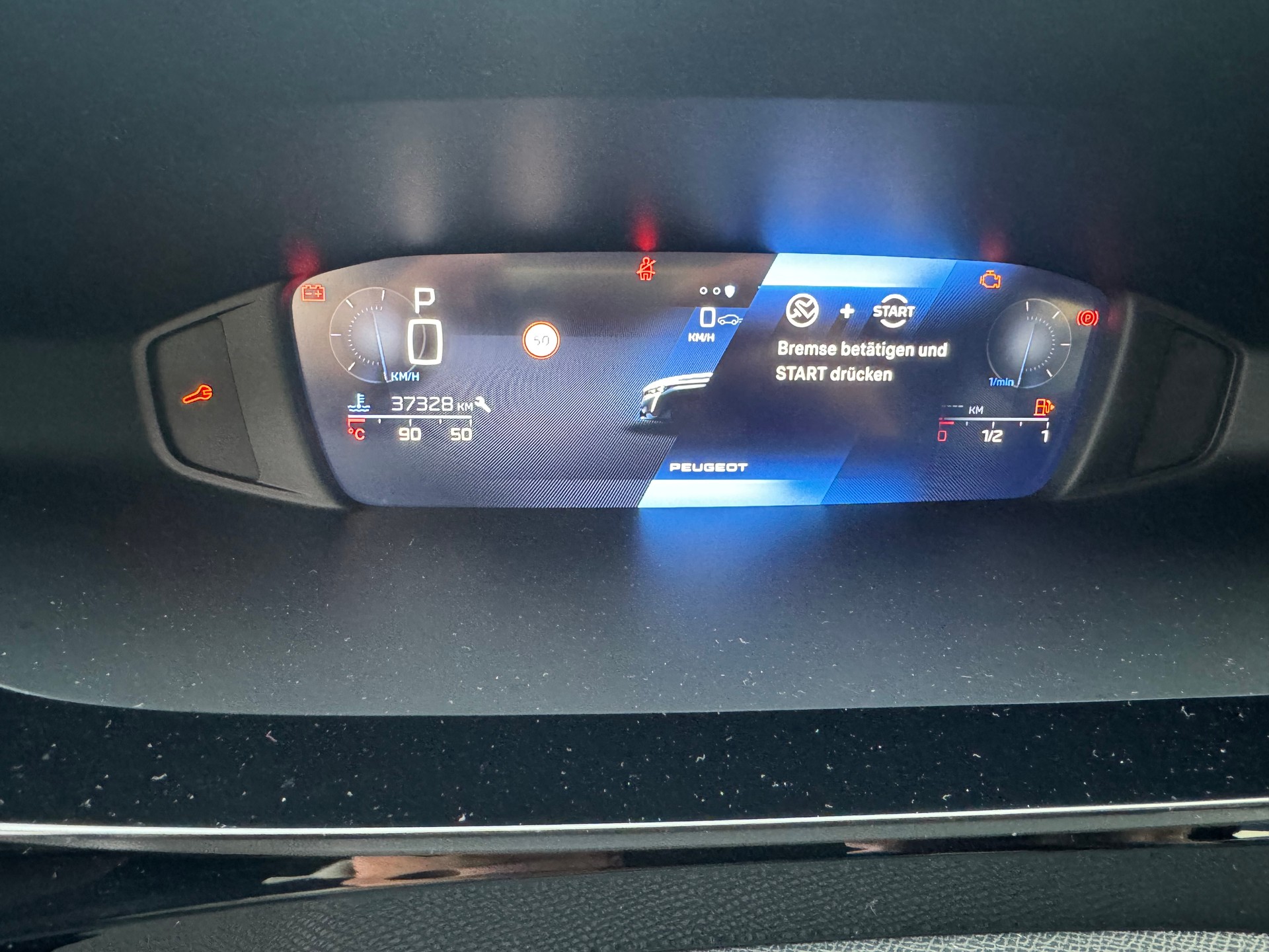 PEUGEOT 308 SW 1.5 BlueHDI Allure Pack EAT8-image-4
