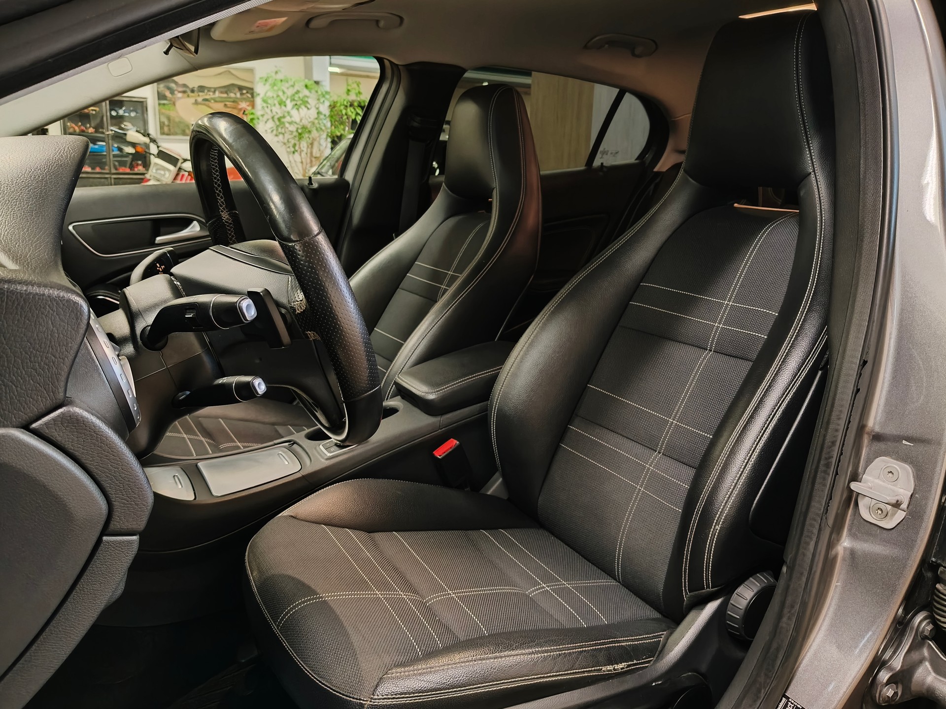 MERCEDES-BENZ GLA 220 CDI Urban 4Matic 7G-DCT-image-19