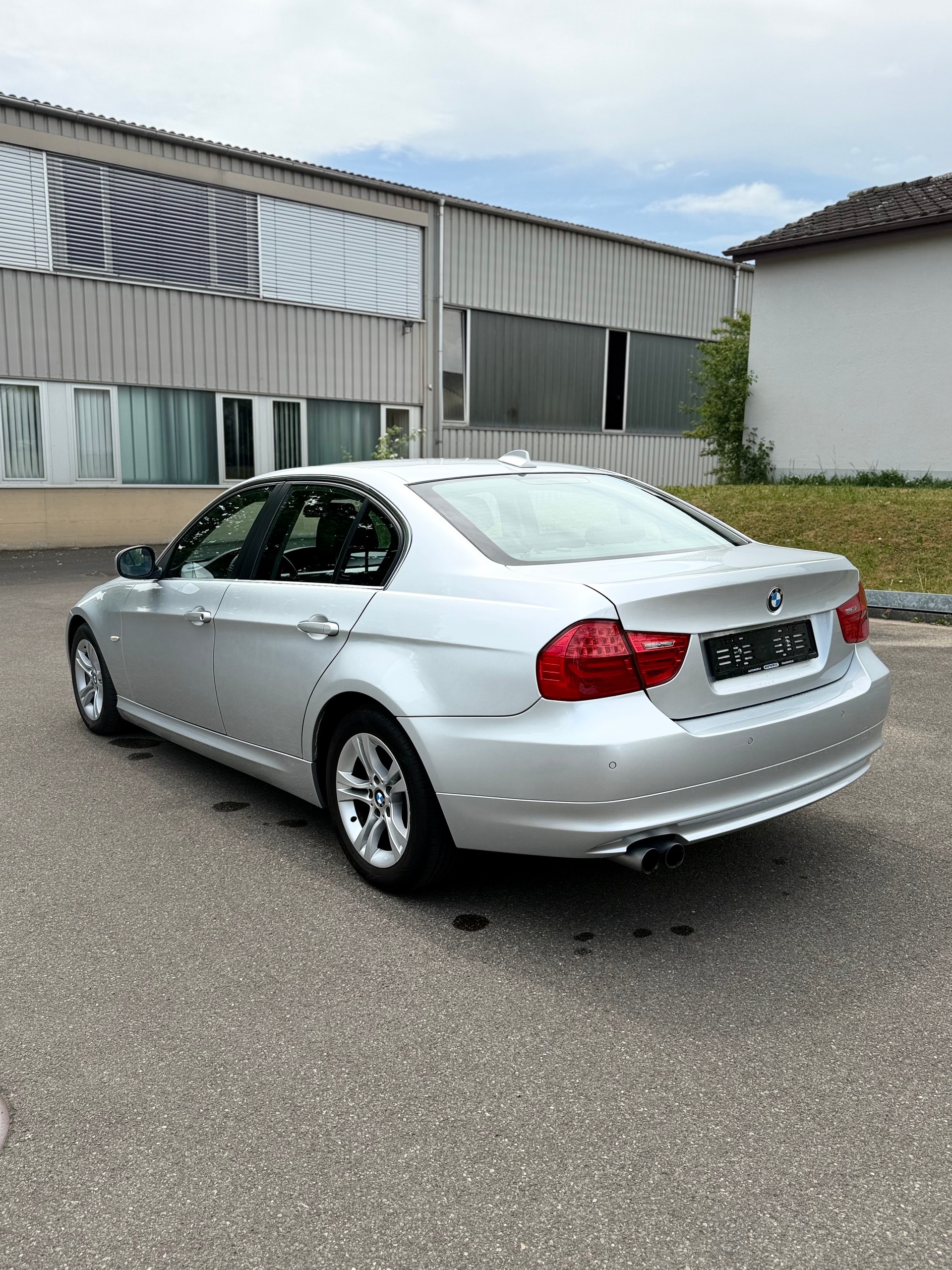 BMW 325i Steptronic-image-6