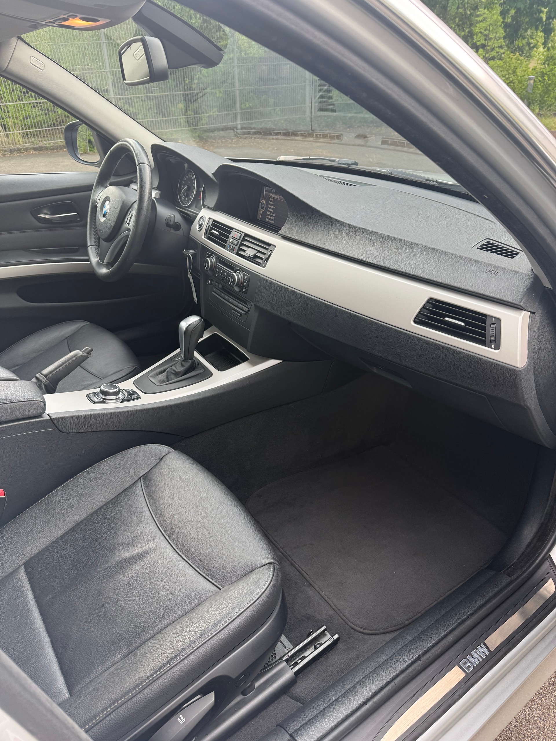 BMW 325i Steptronic-image-8