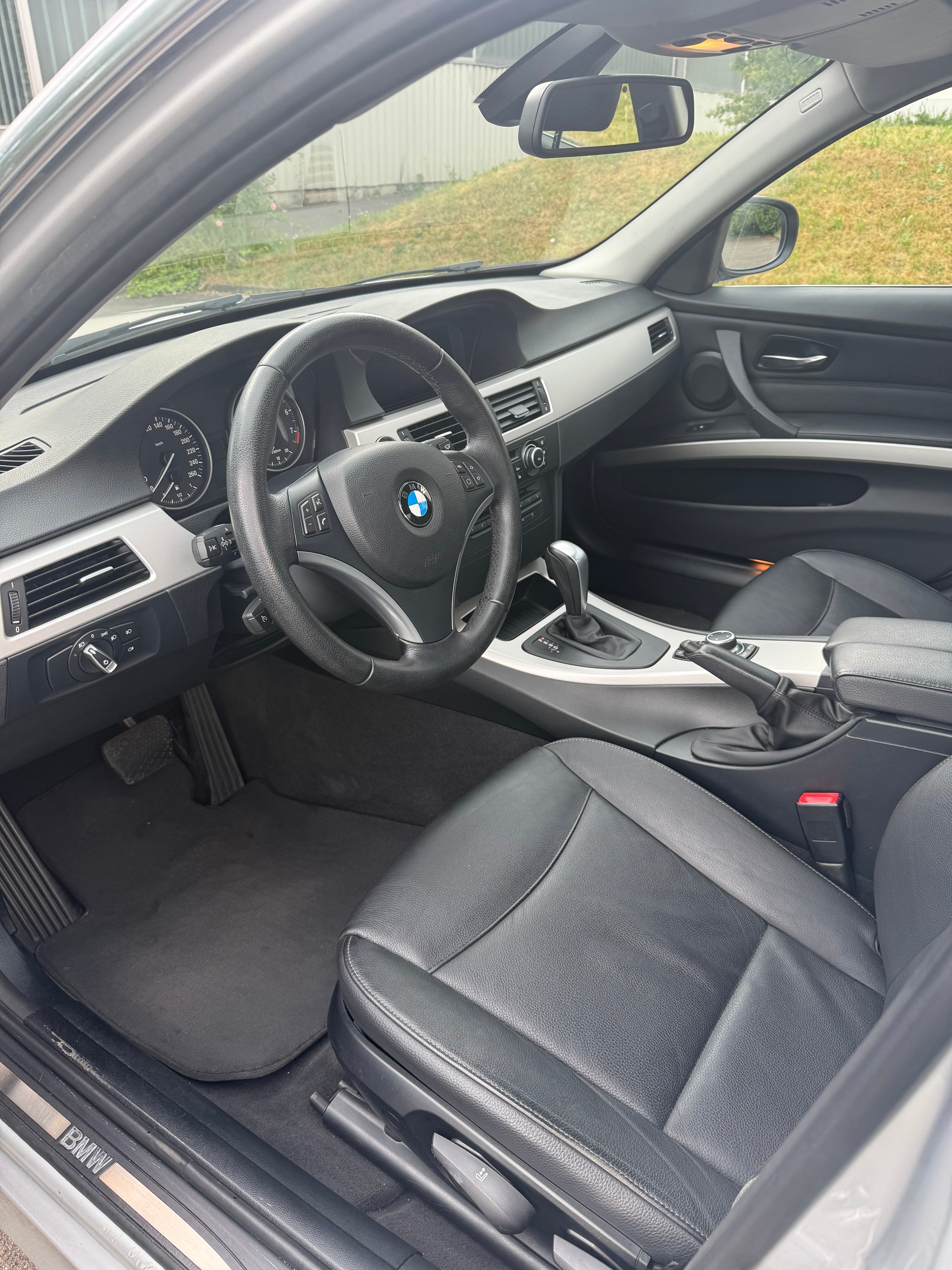 BMW 325i Steptronic-image-9