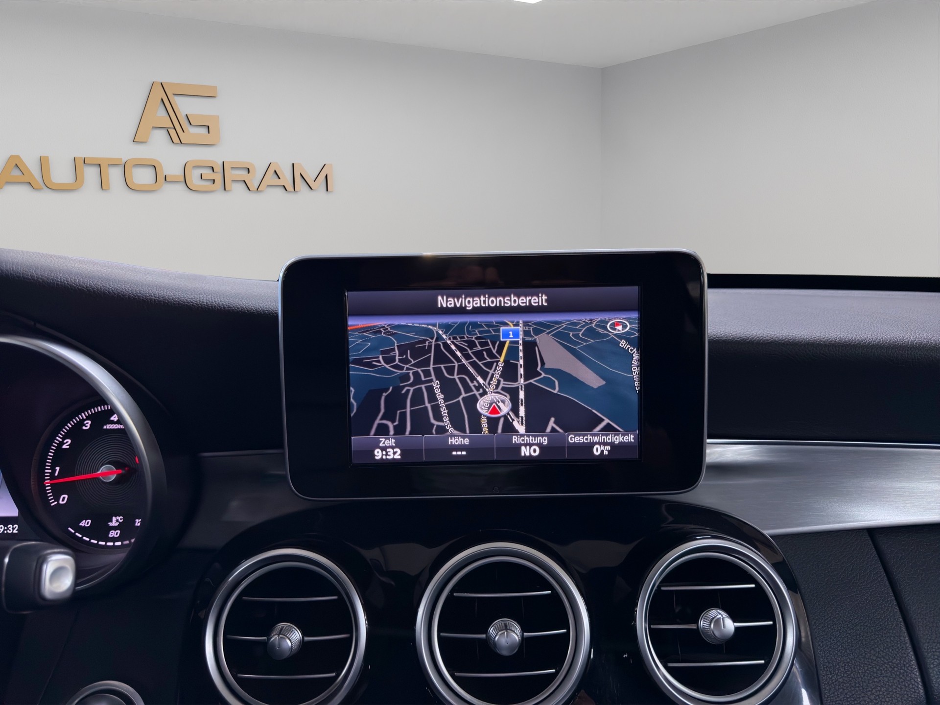 MERCEDES-BENZ C 300 AMG Line 7G-Tronic-image-19