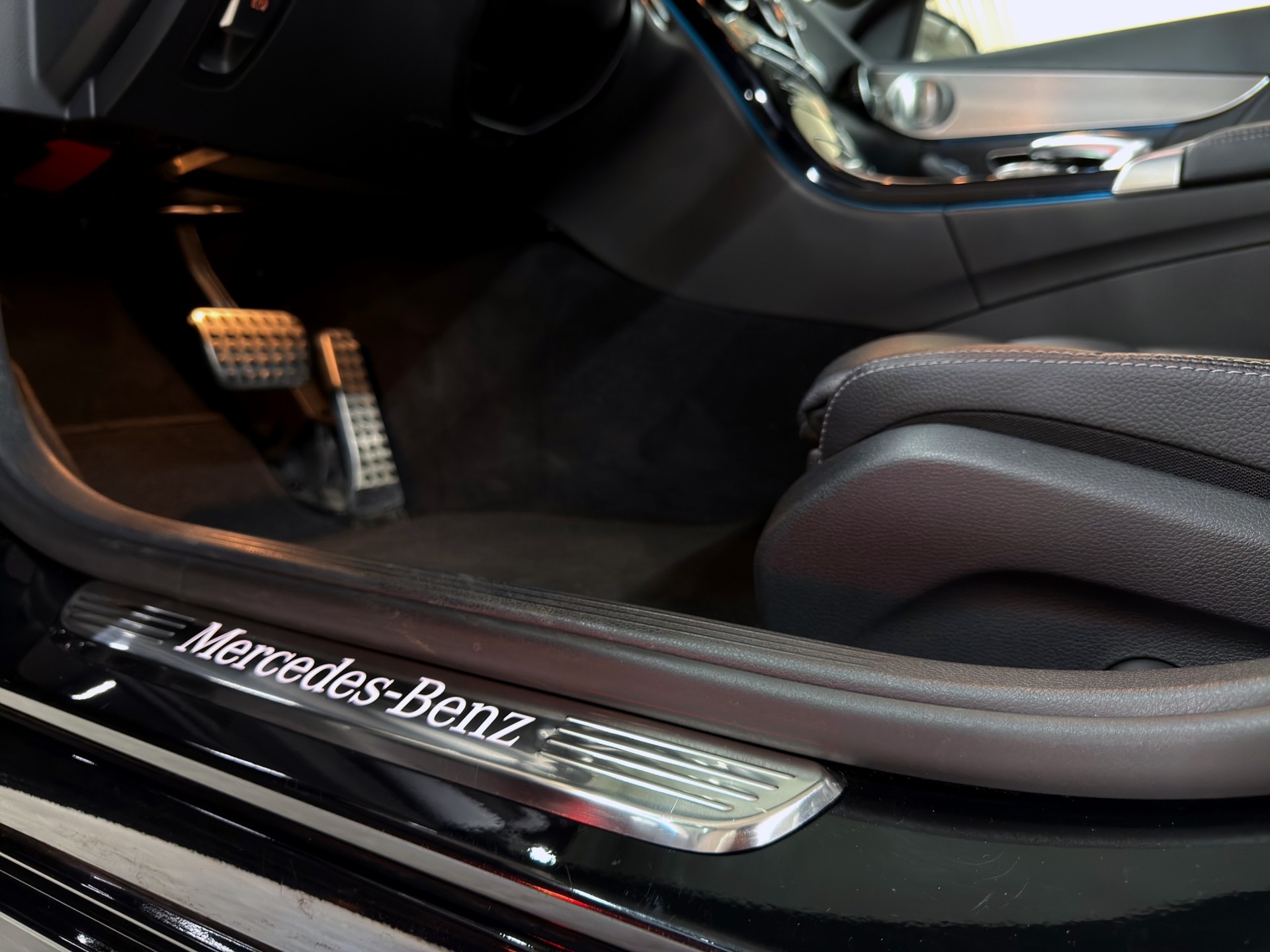 MERCEDES-BENZ C 300 AMG Line 7G-Tronic-image-23