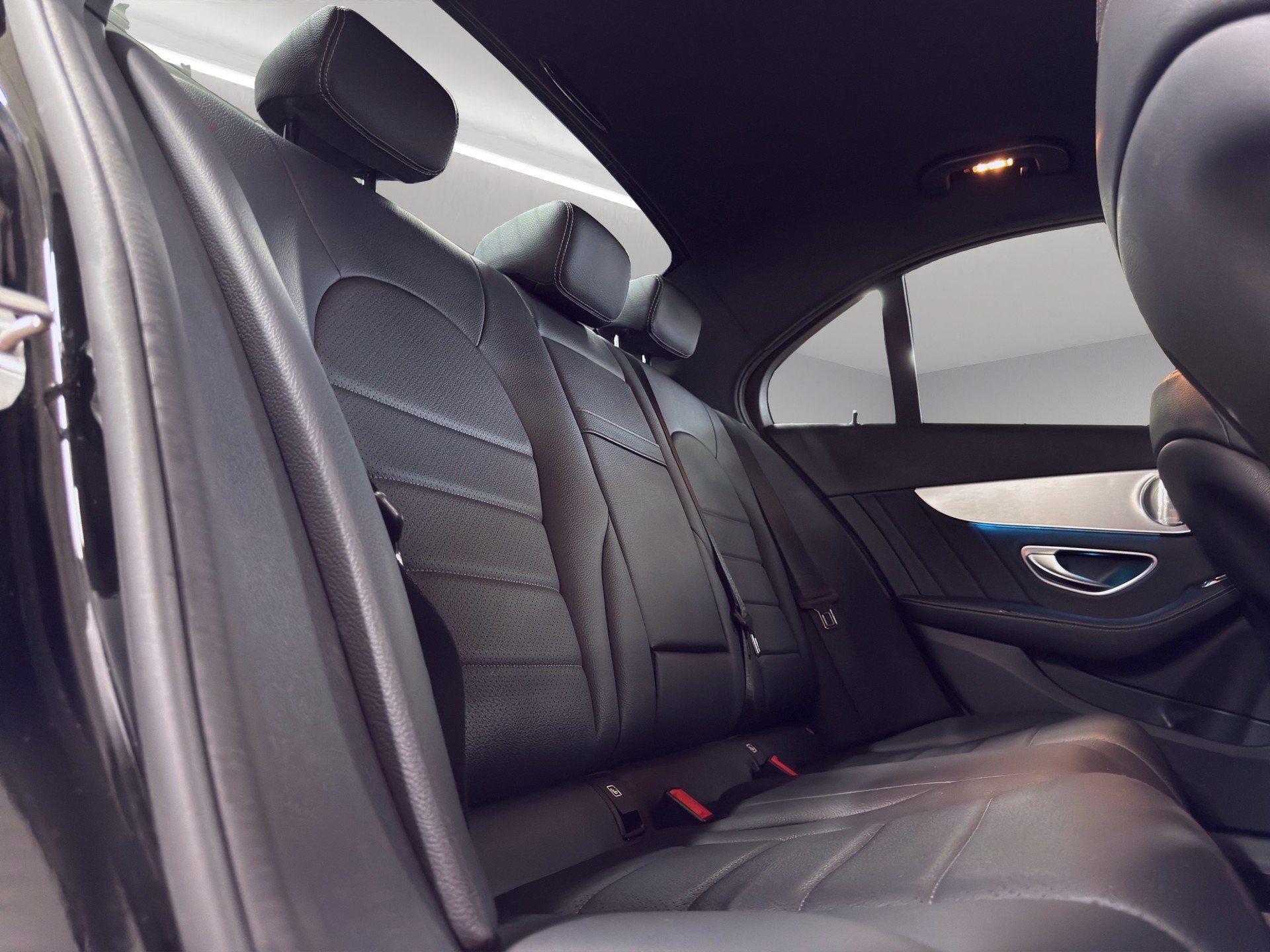 MERCEDES-BENZ C 300 AMG Line 7G-Tronic-image-15