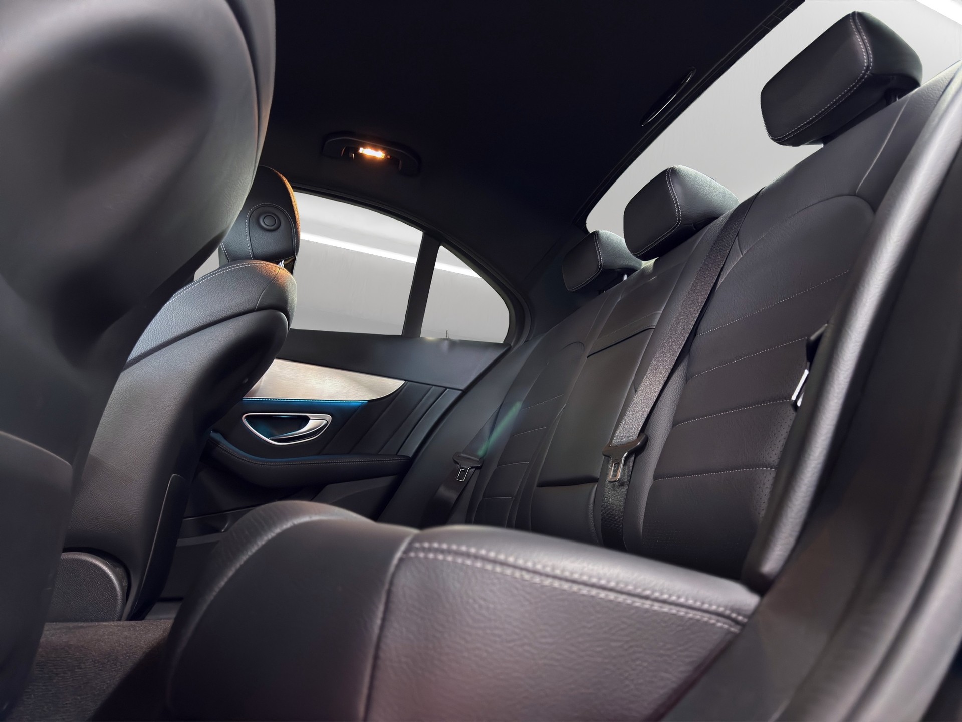 MERCEDES-BENZ C 300 AMG Line 7G-Tronic-image-14