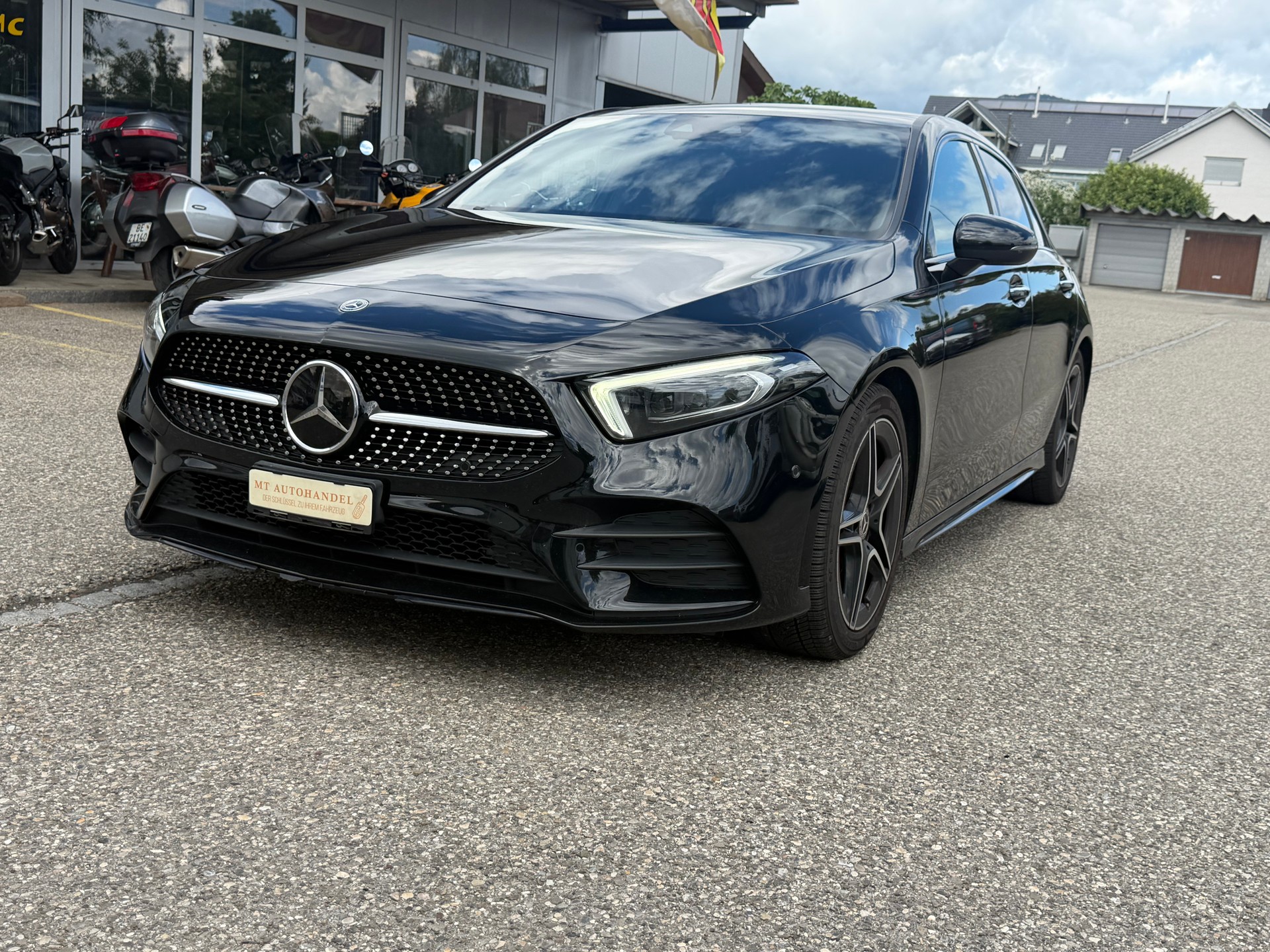 MERCEDES-BENZ A 180 Night Star AMG Line 7G-DCT-showroom-element-2