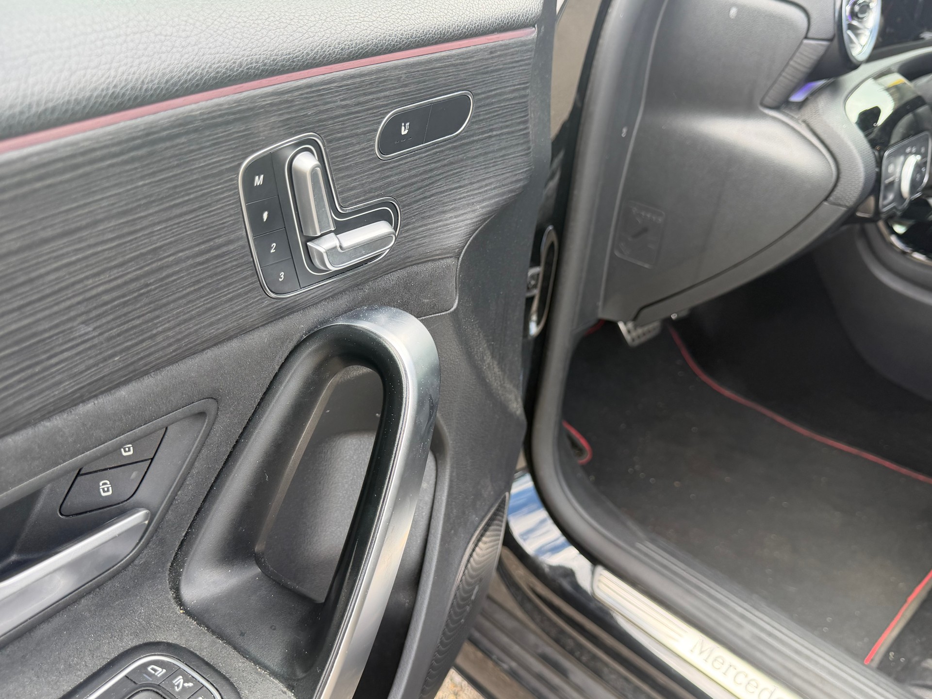 MERCEDES-BENZ A 180 Night Star AMG Line 7G-DCT-image-10