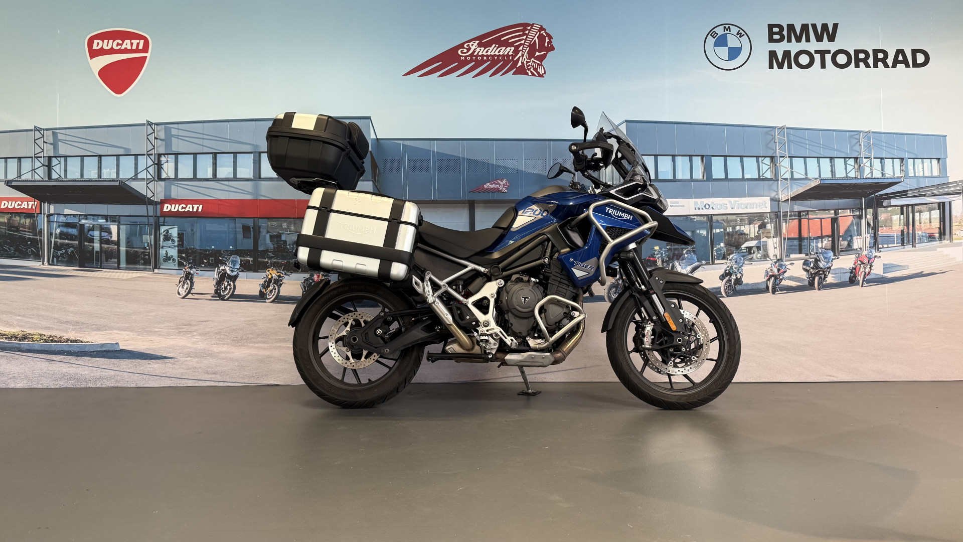 TRIUMPH Tiger 1200 GT Pro-showroom-element-3