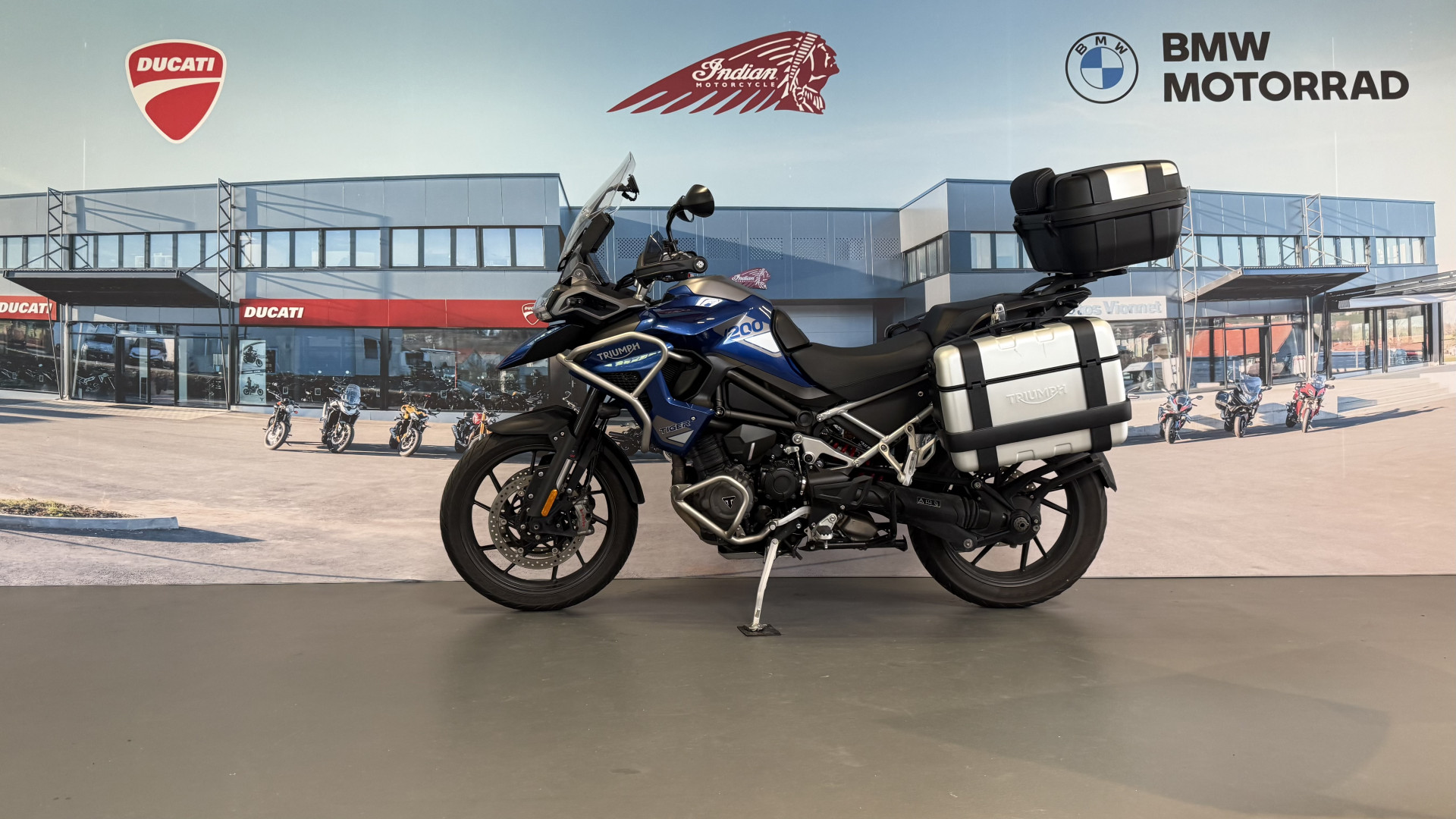 TRIUMPH Tiger 1200 GT Pro-showroom-element-2
