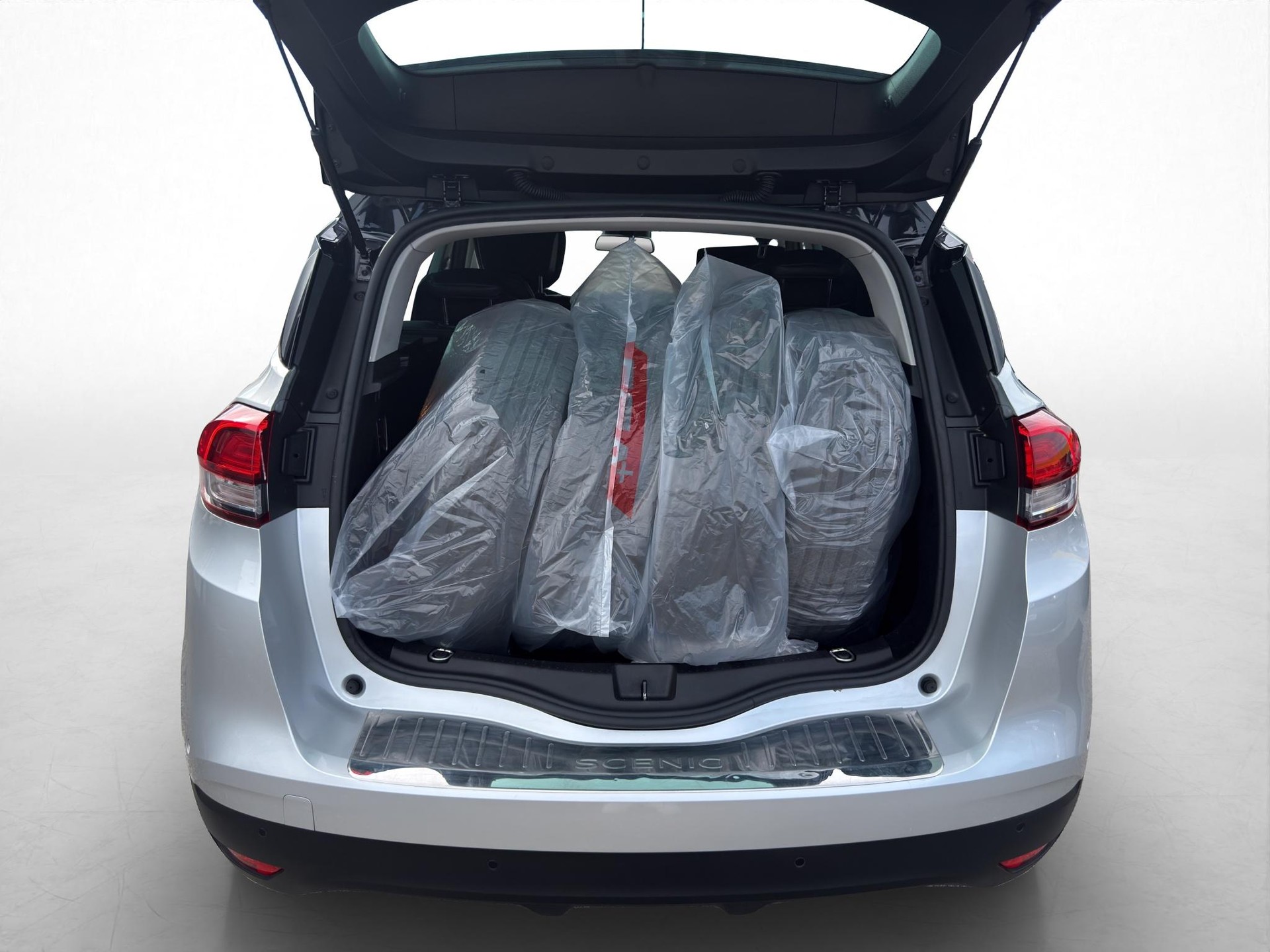 RENAULT Scénic 1.6 dCi 160 Intens EDC-image-7