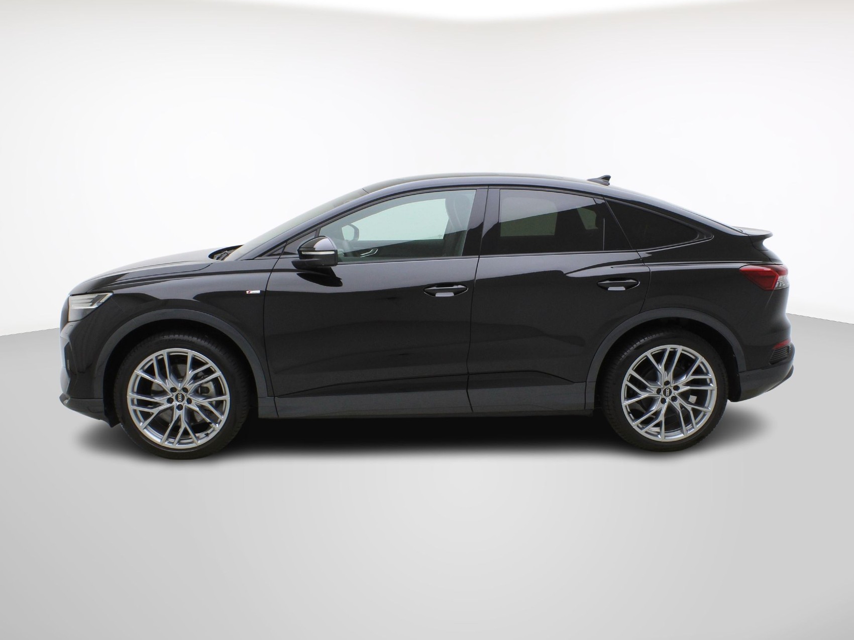 AUDI Q4 e-tron Sportback 55 S line quattro **Audi Werksgarantie bis 08/2030**-image-2