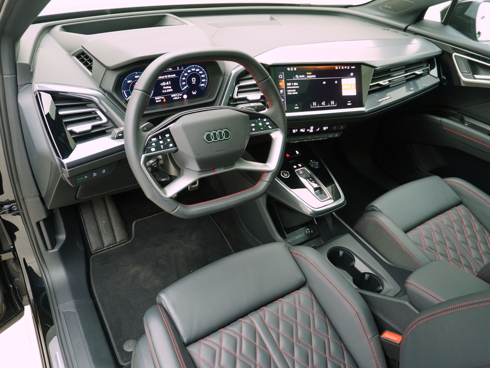 AUDI Q4 e-tron Sportback 55 S line quattro **Audi Werksgarantie bis 08/2030**-image-11