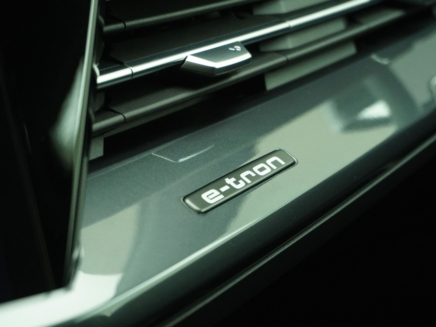 AUDI Q4 e-tron Sportback 55 S line quattro **Audi Werksgarantie bis 08/2030**-image-18