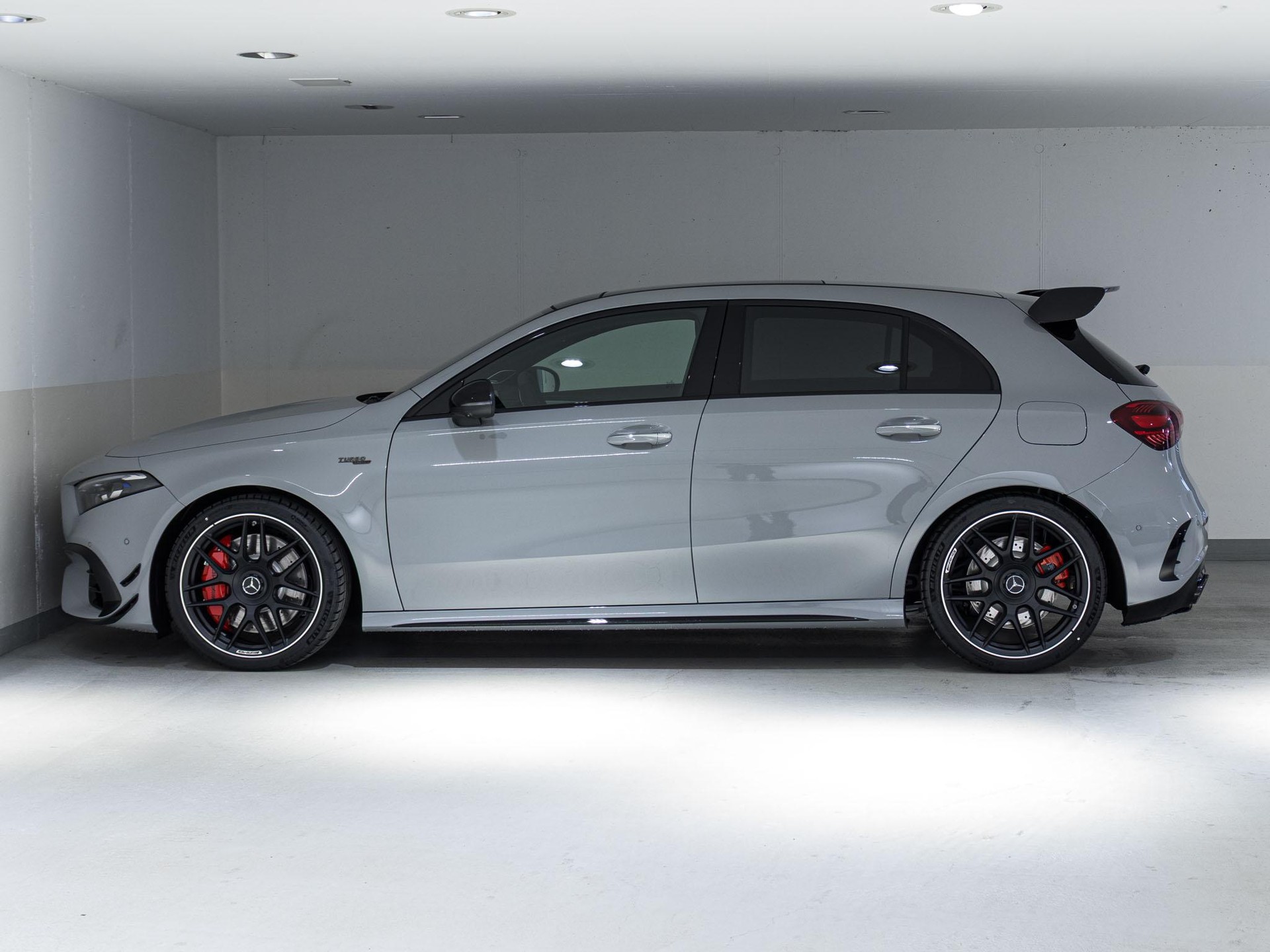 MERCEDES-BENZ A 45 S AMG 4MATIC+-image-4