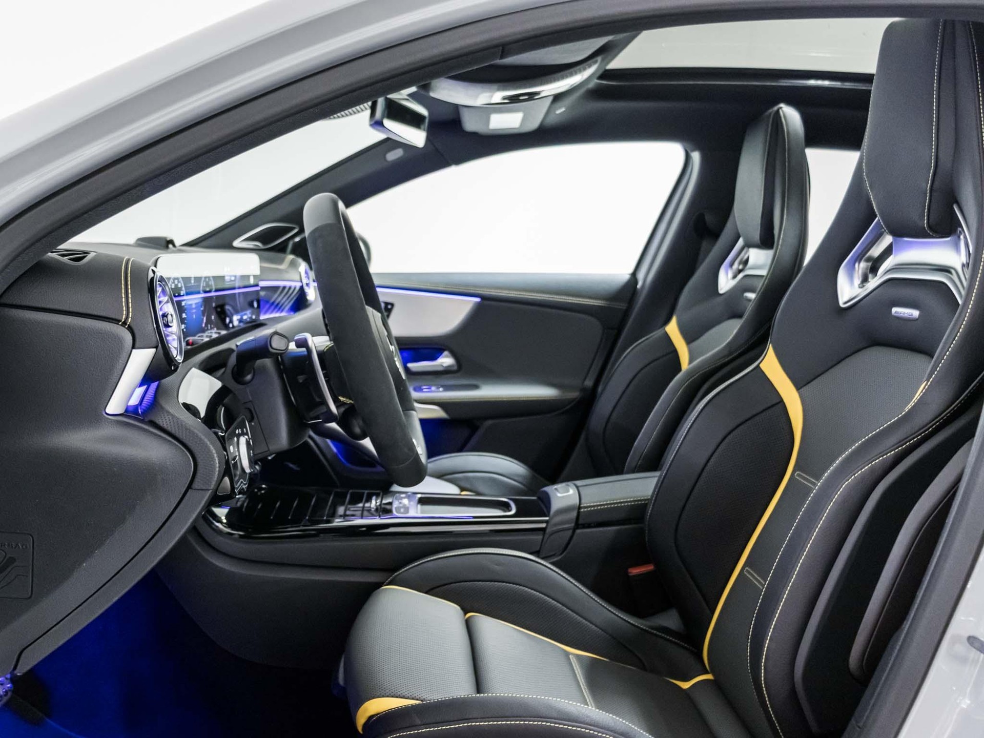 MERCEDES-BENZ A 45 S AMG 4MATIC+-image-6