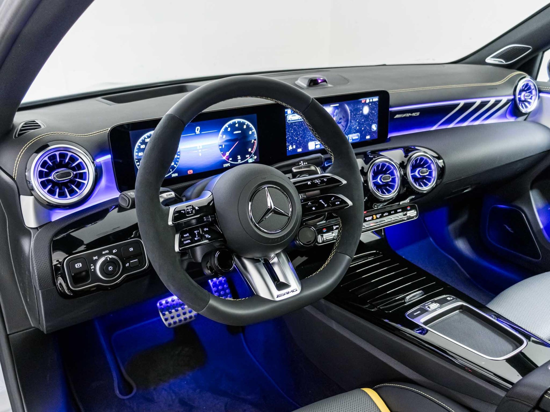 MERCEDES-BENZ A 45 S AMG 4MATIC+-image-9