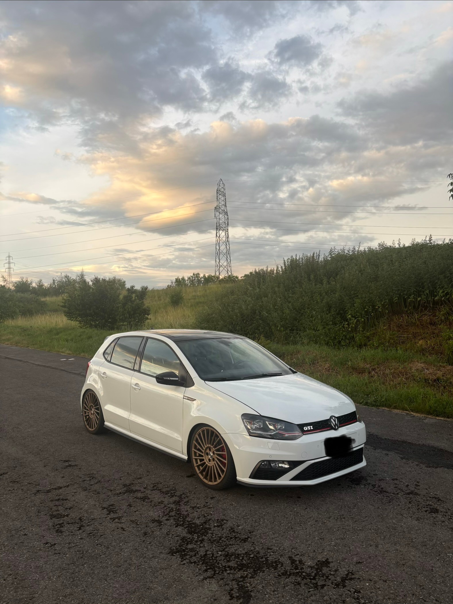 VW 1.8 TSI GTI-image-1