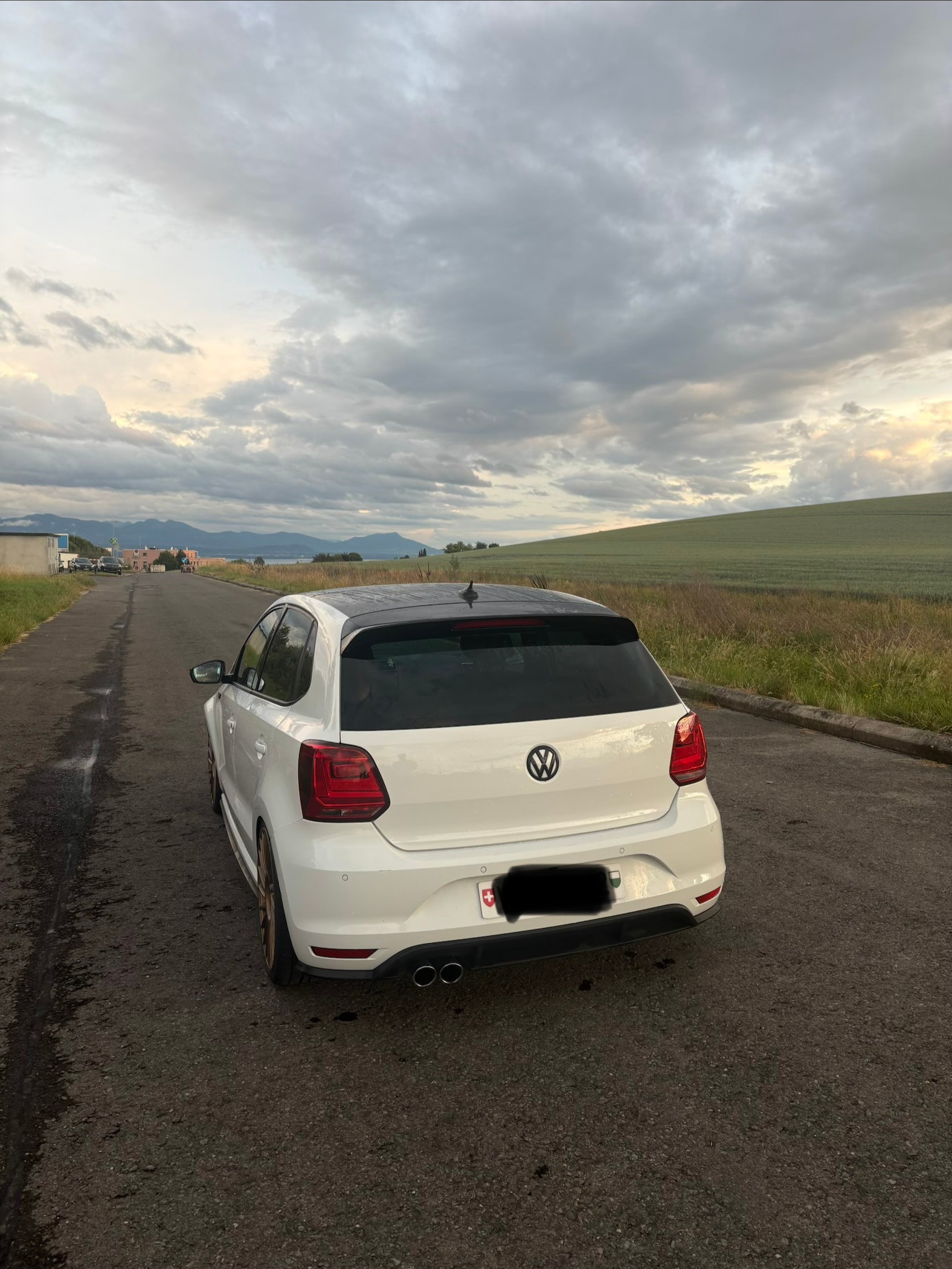 VW 1.8 TSI GTI-image-3