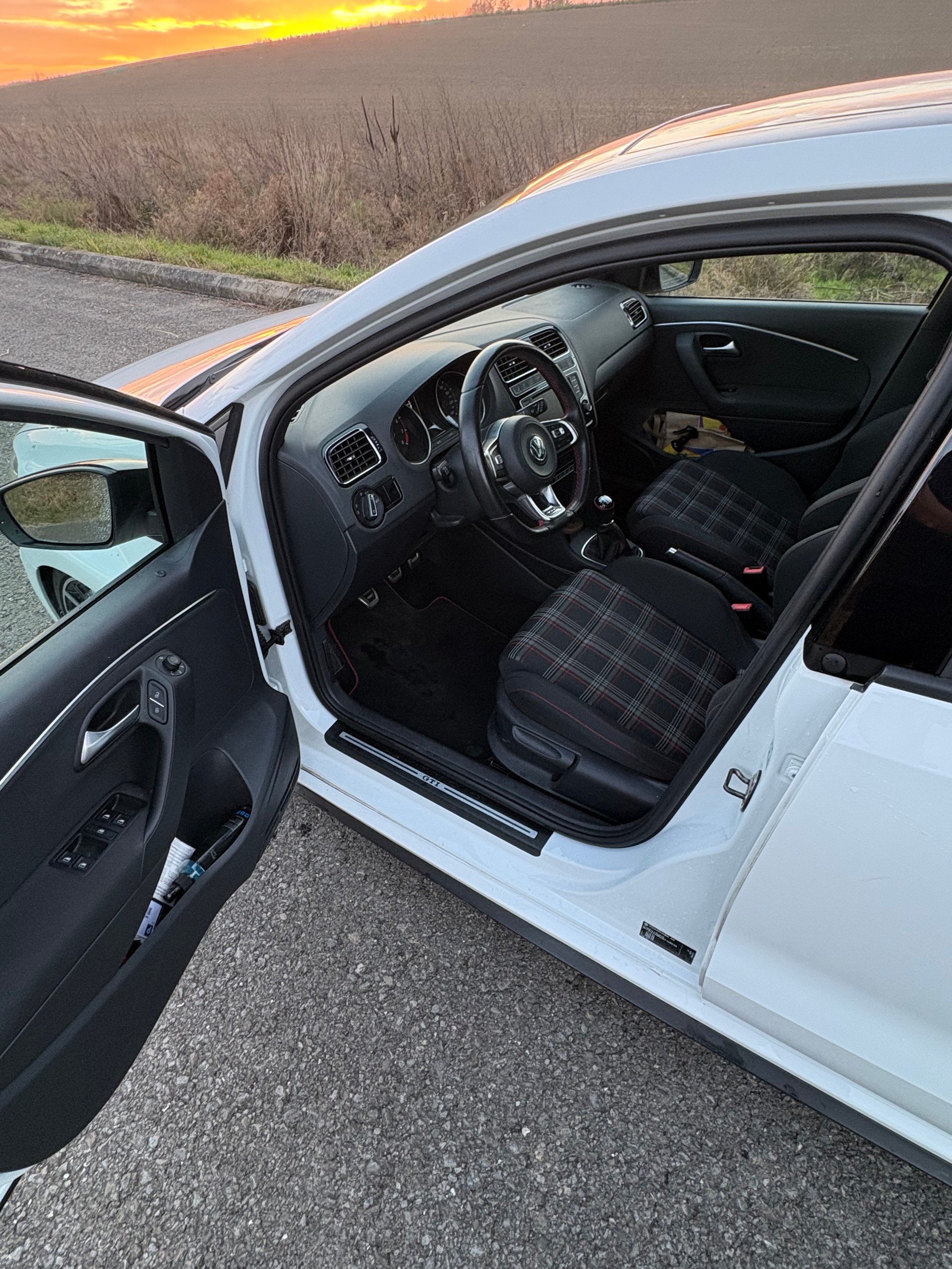 VW 1.8 TSI GTI-image-4