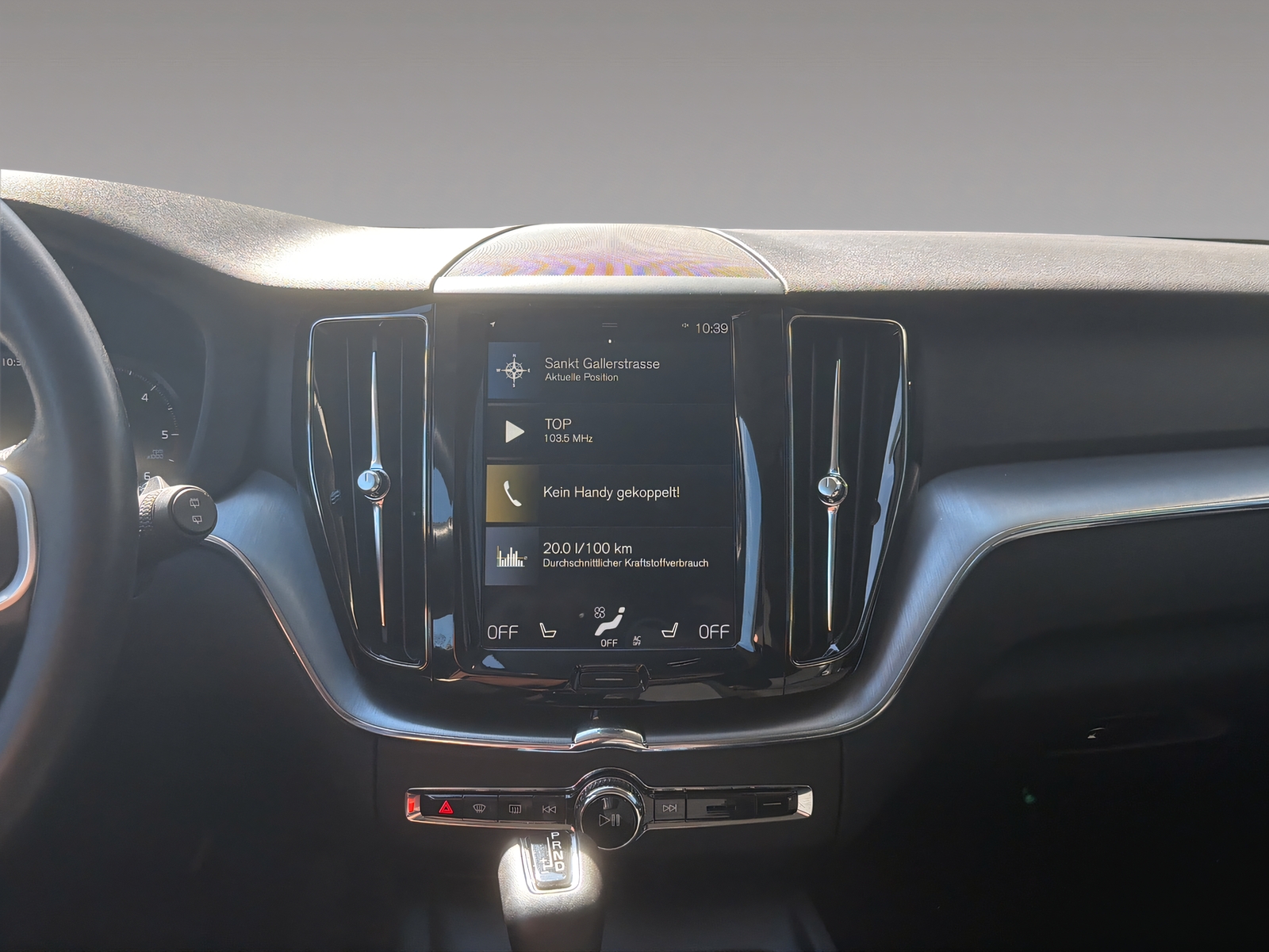 VOLVO XC60 2.0 D4 Momentum AWD-image-9