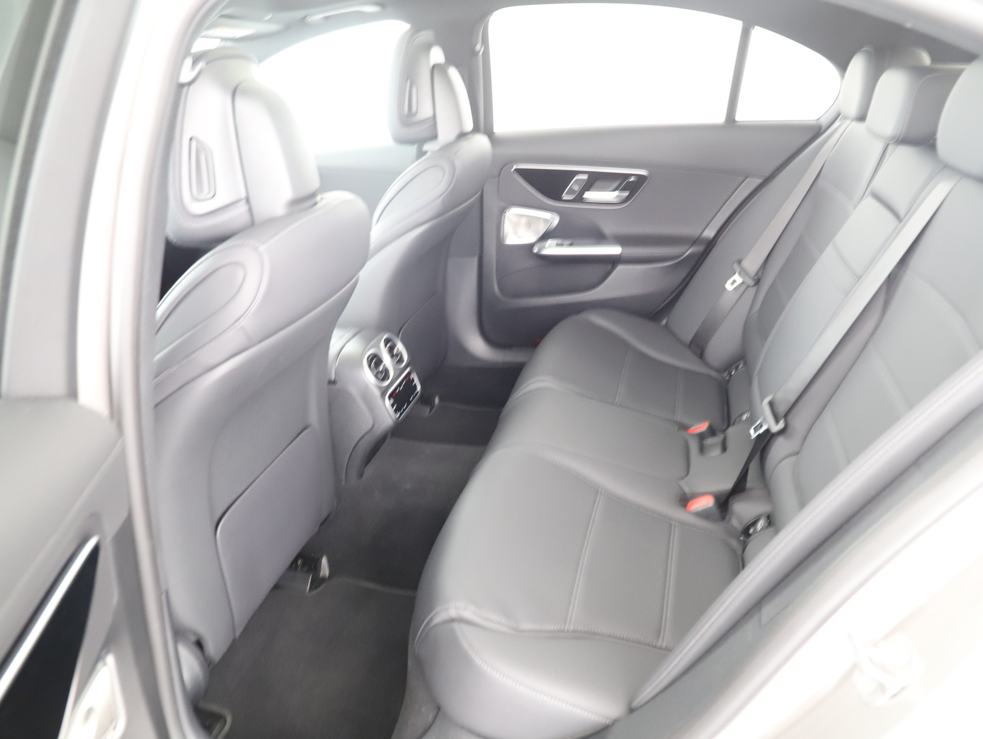 MERCEDES-BENZ C 200 4 Matic-image-12