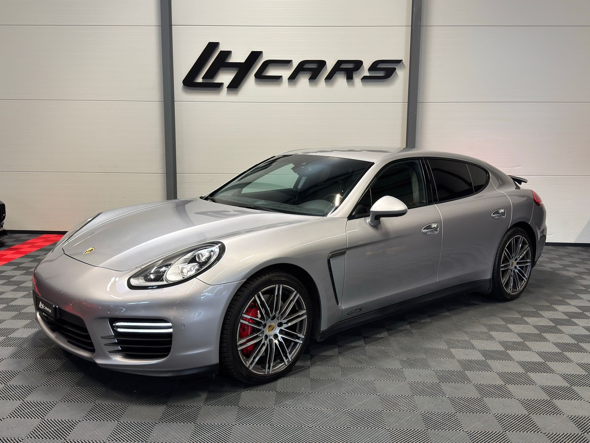 PORSCHE Panamera 4.8 V8 GTS PDK-image-0
