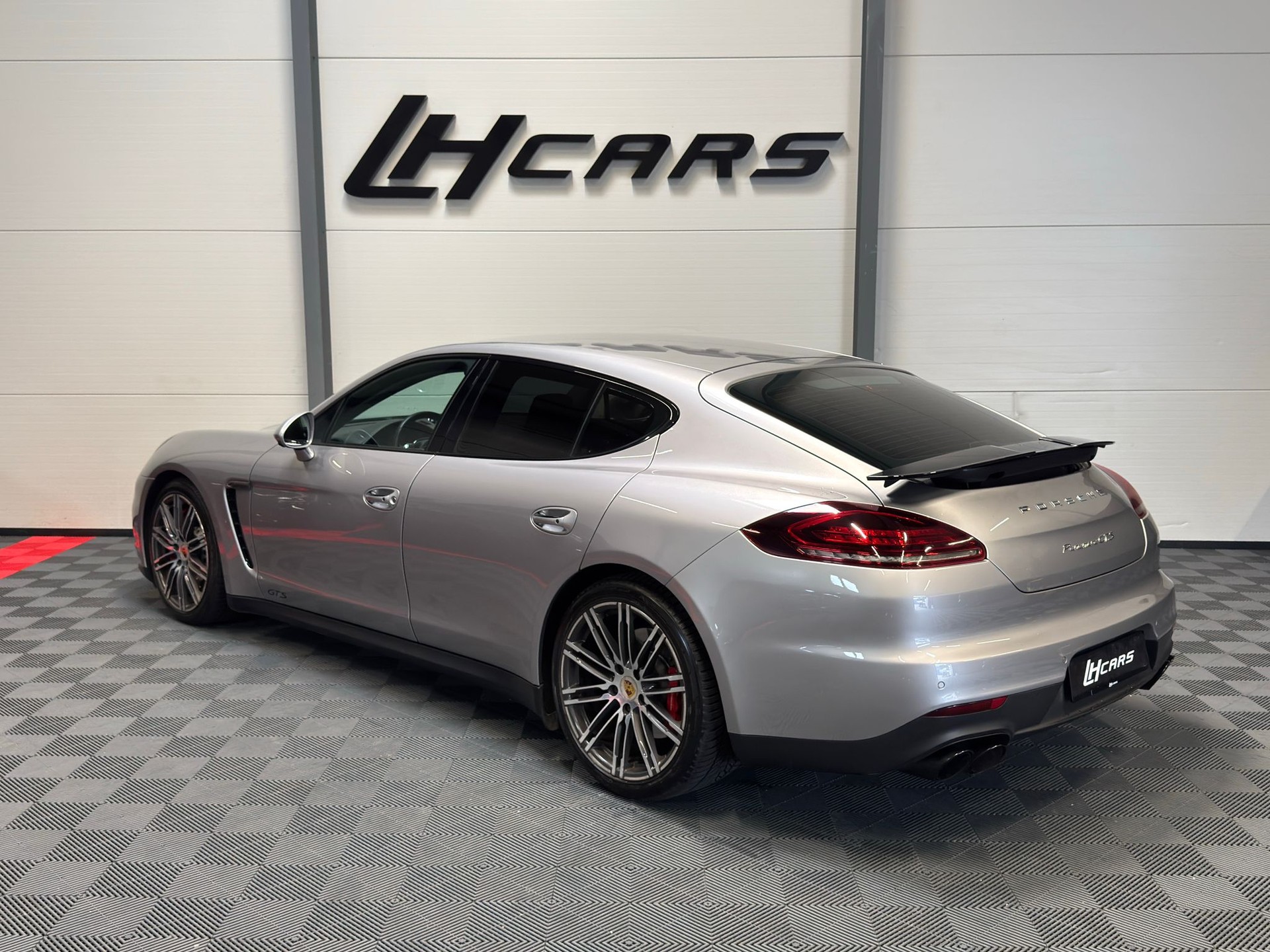PORSCHE Panamera 4.8 V8 GTS PDK-image-2