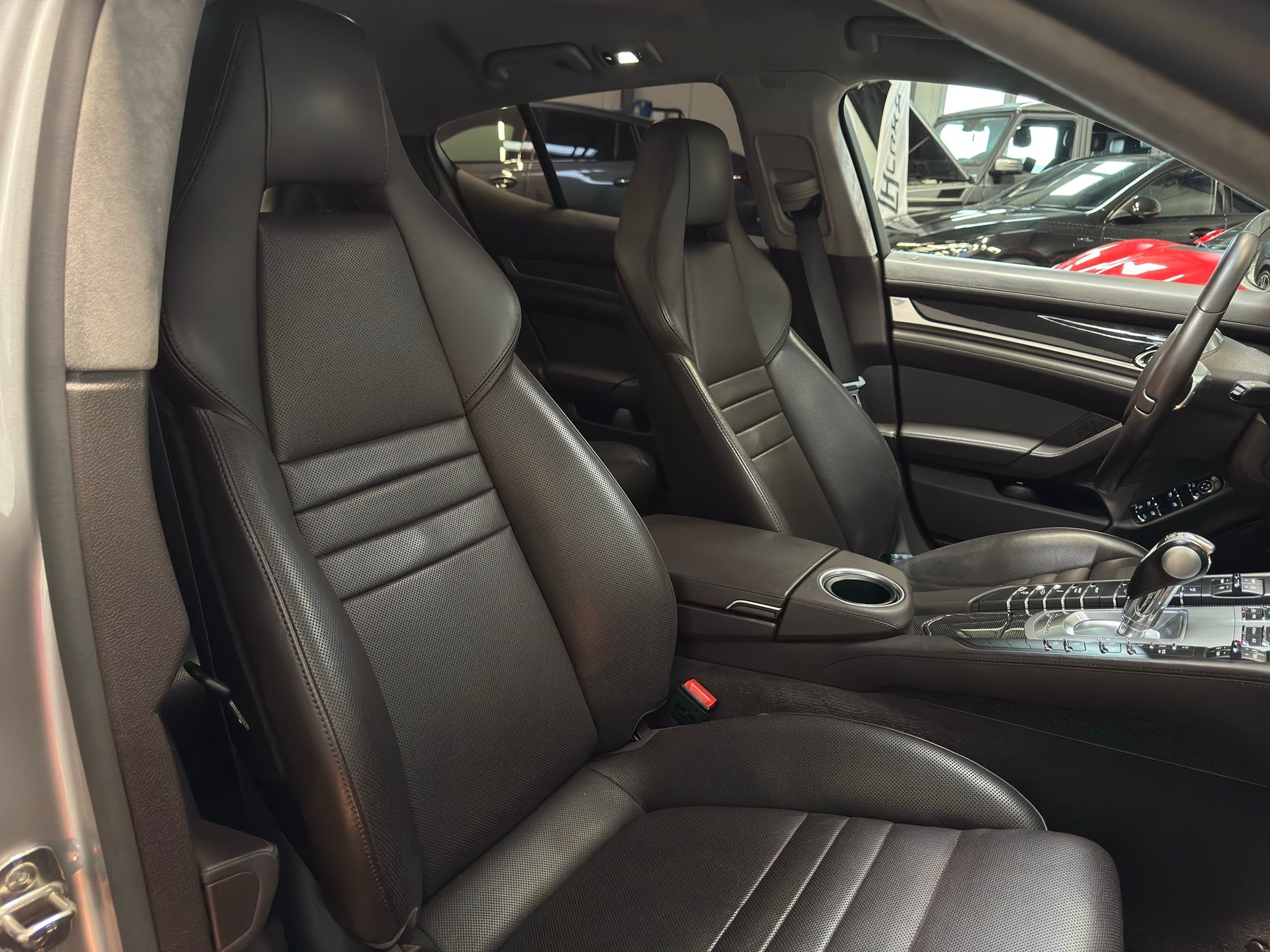 PORSCHE Panamera 4.8 V8 GTS PDK-image-8