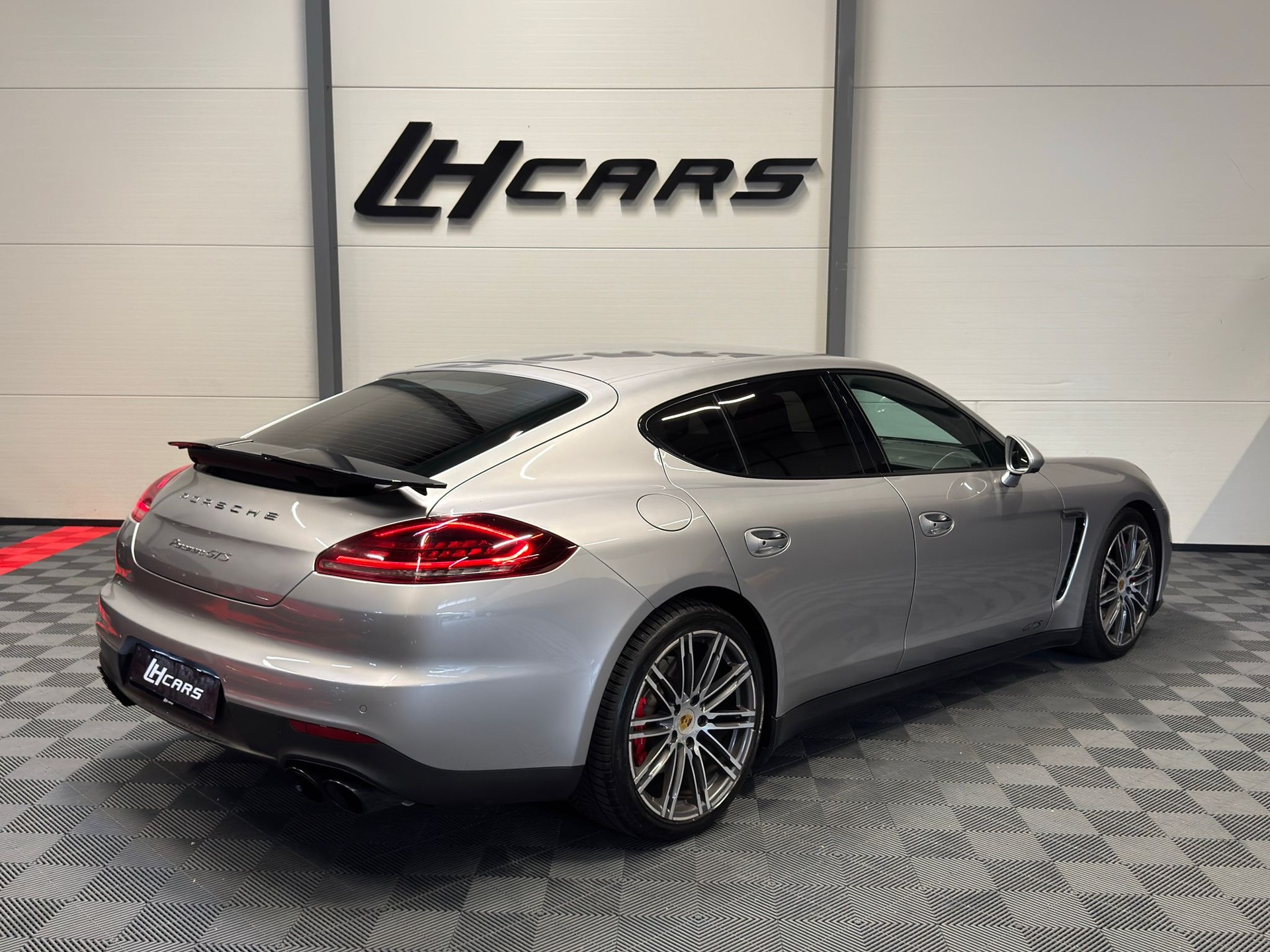 PORSCHE Panamera 4.8 V8 GTS PDK-image-3