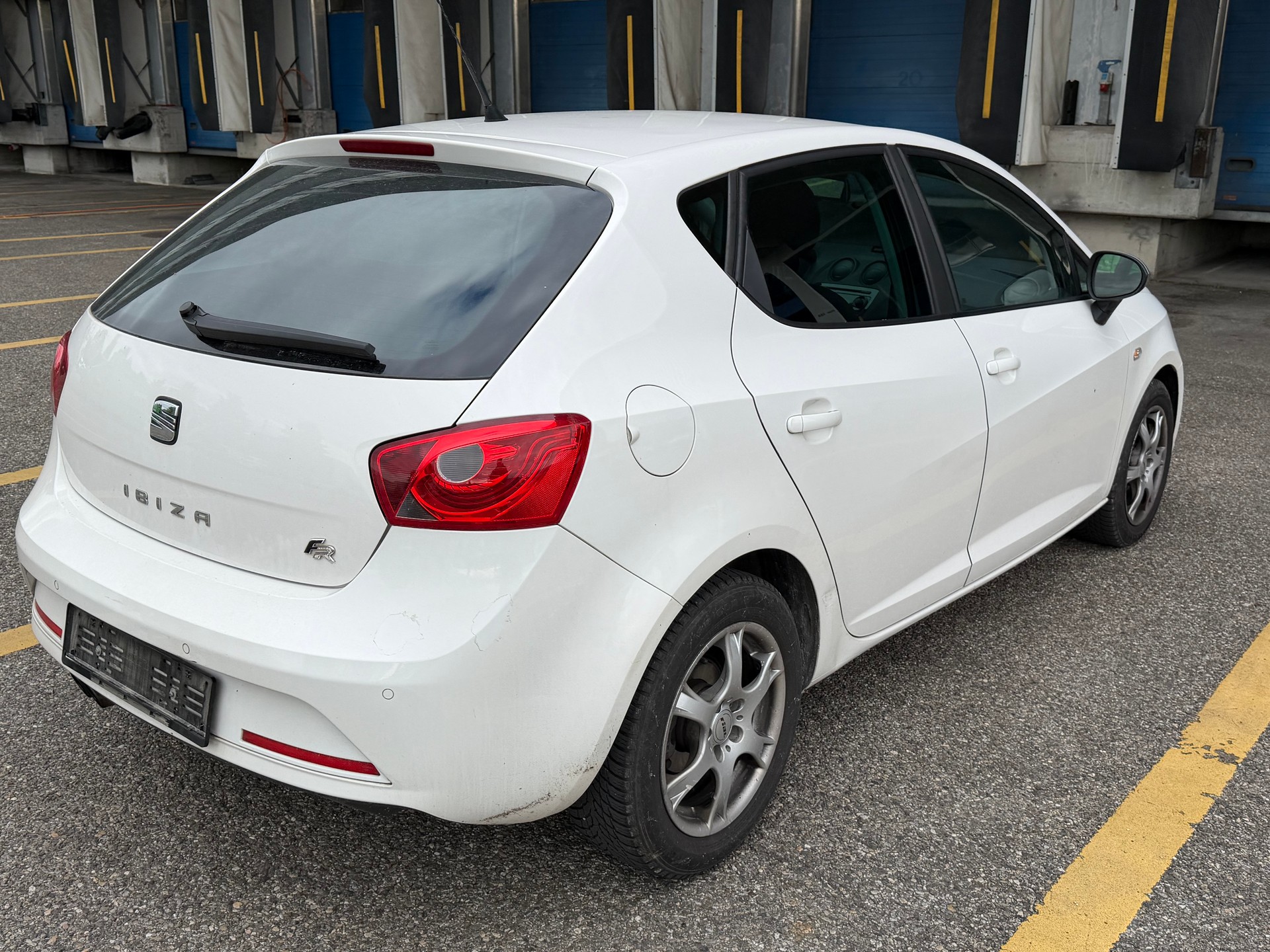 SEAT Ibiza SC 1.4 TSI FR DSG-image-4