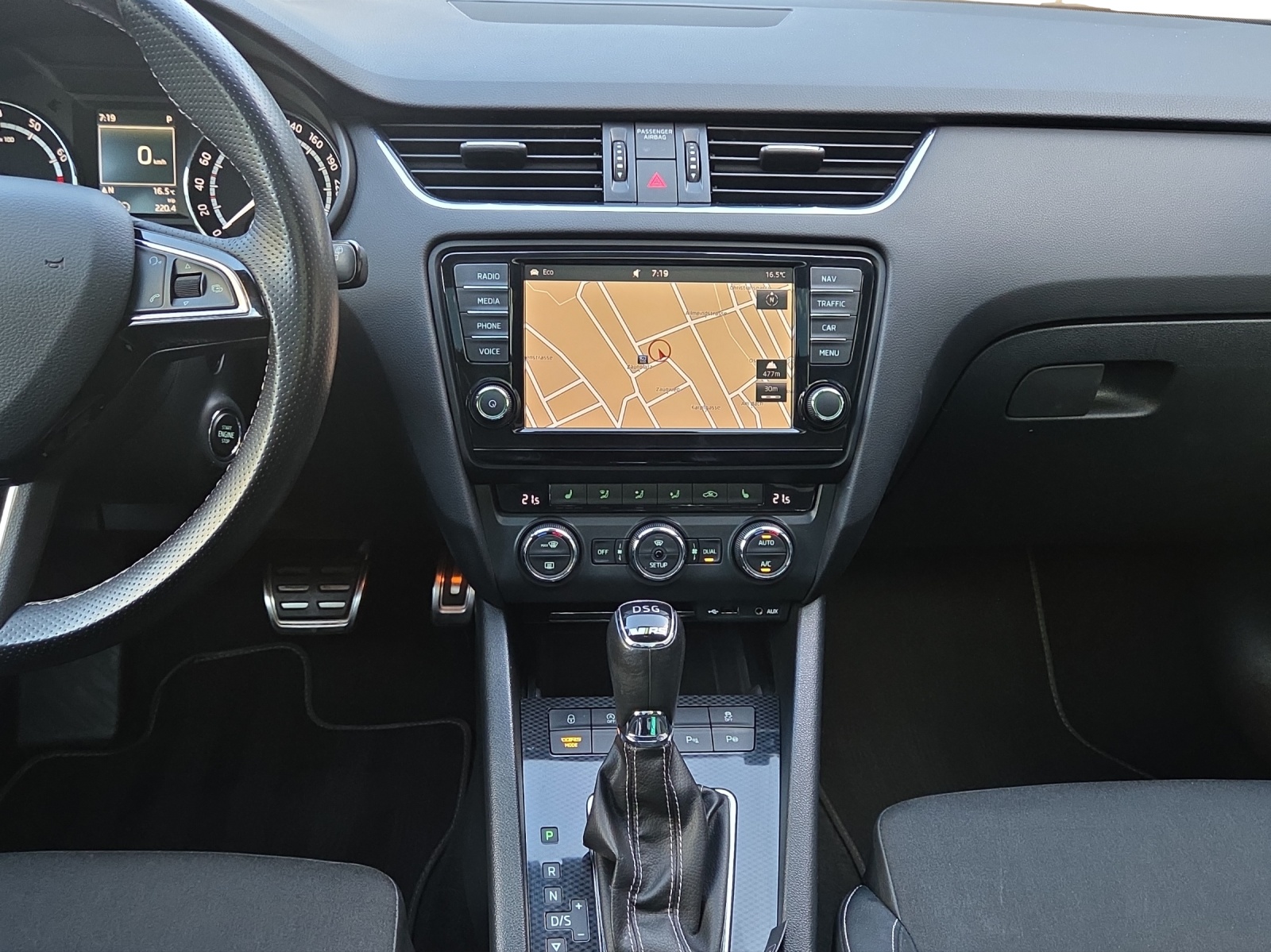 SKODA Octavia Combi 2.0 TSI RS DSG-image-12