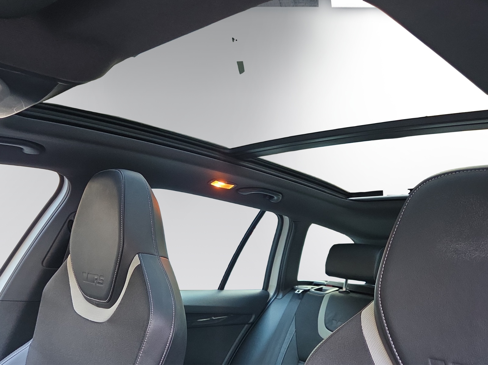 SKODA Octavia Combi 2.0 TSI RS DSG-image-14