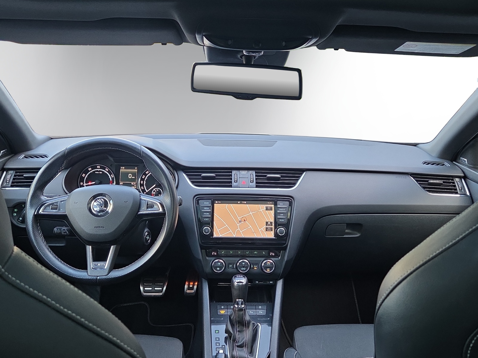SKODA Octavia Combi 2.0 TSI RS DSG-image-9