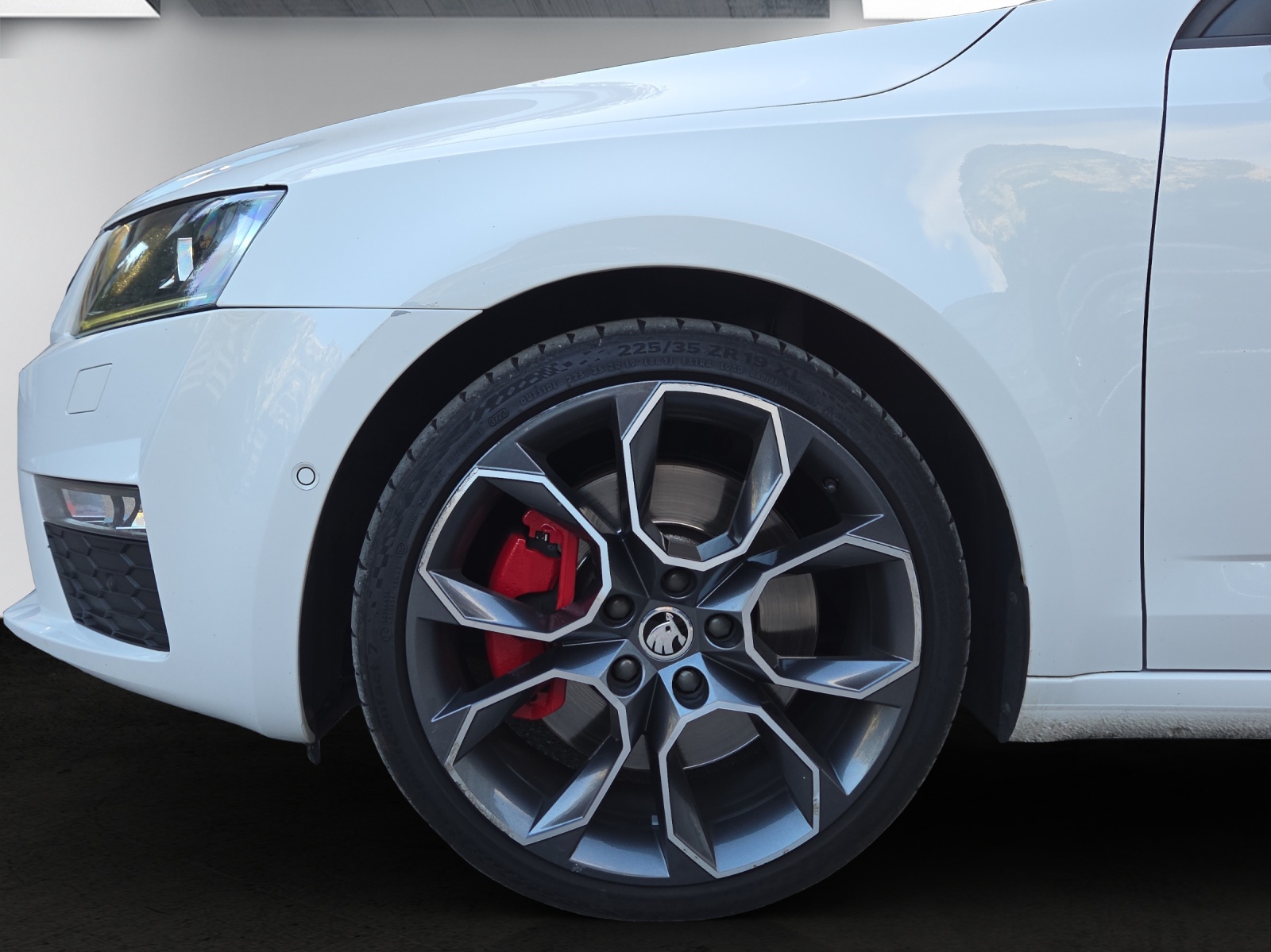 SKODA Octavia Combi 2.0 TSI RS DSG-image-8
