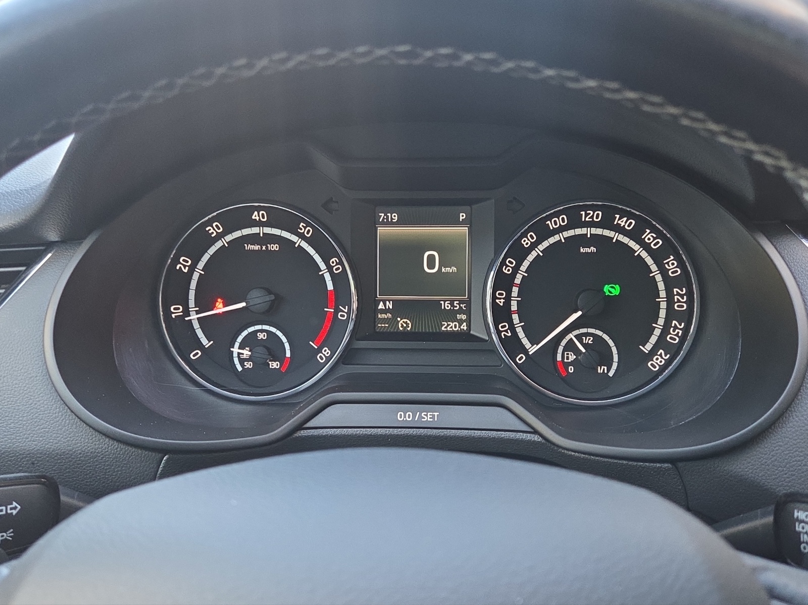 SKODA Octavia Combi 2.0 TSI RS DSG-image-16