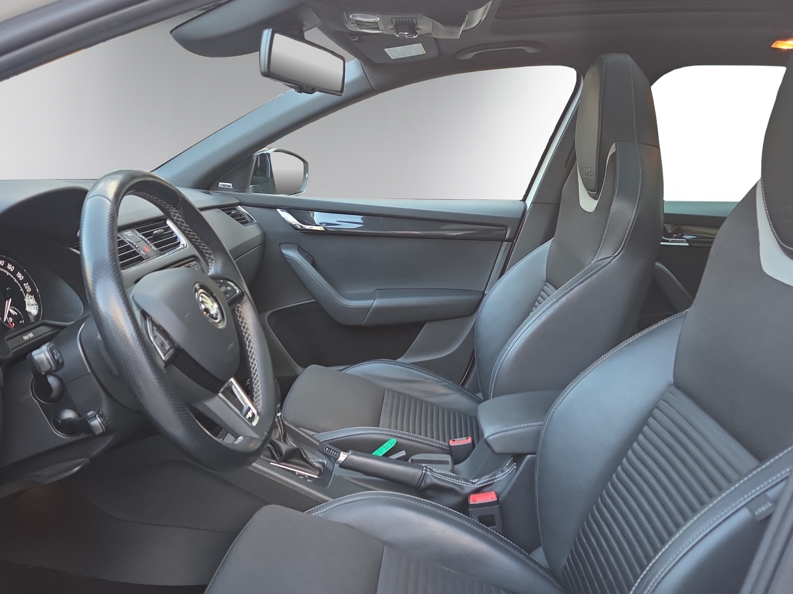 SKODA Octavia Combi 2.0 TSI RS DSG-image-10