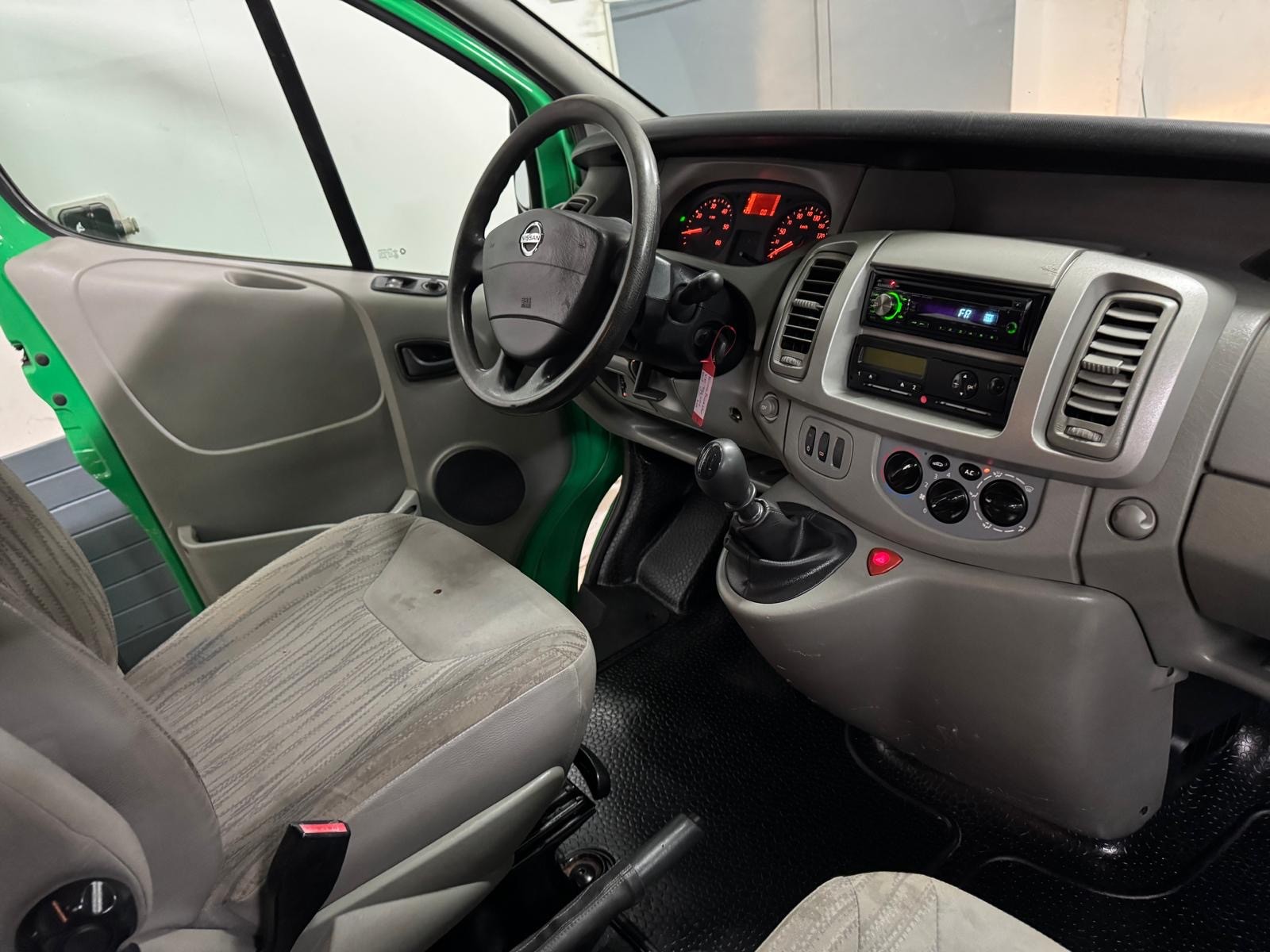 NISSAN Primastar 2.0dCi Comfort 8 Plätze-image-14