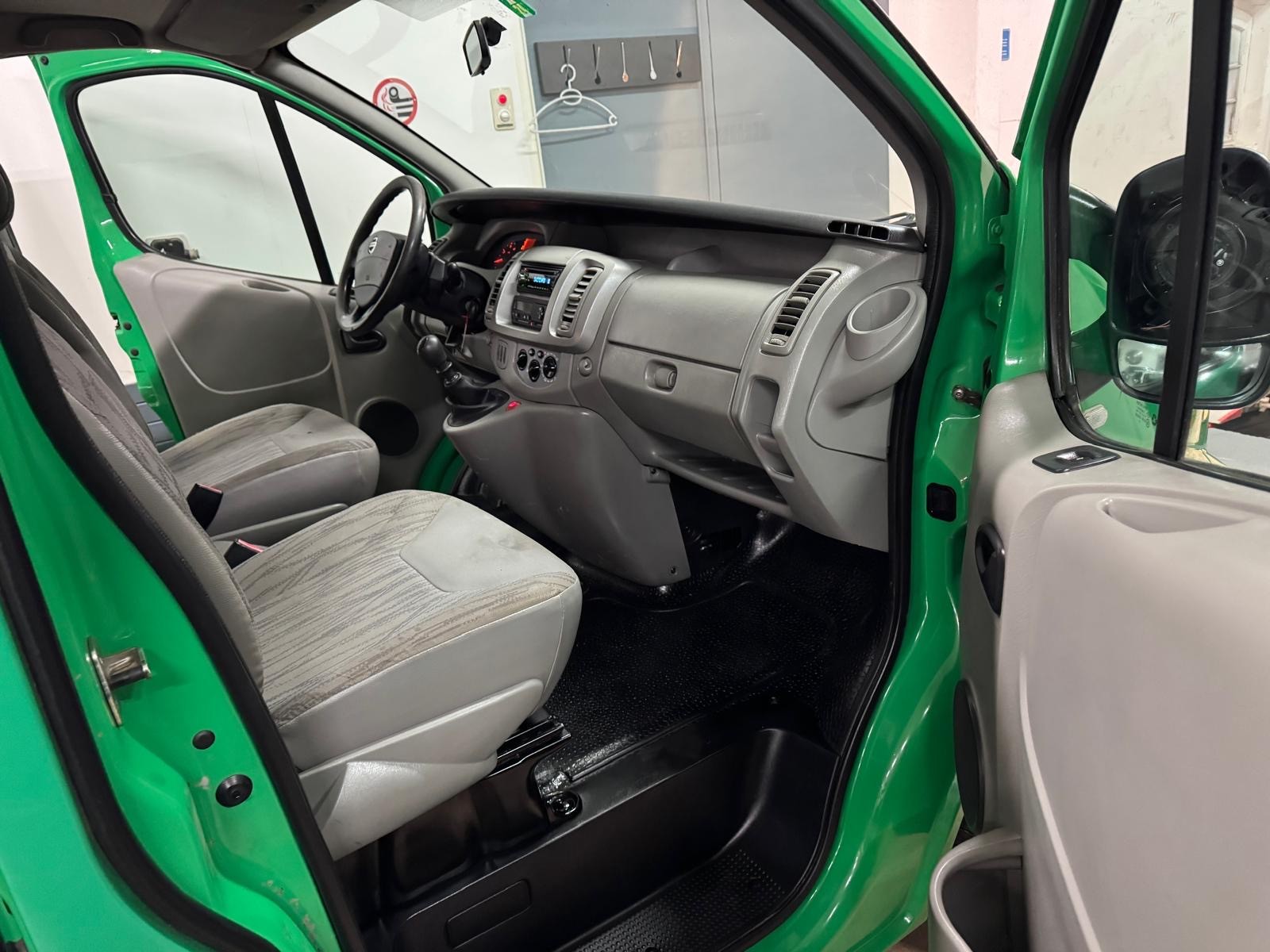 NISSAN Primastar 2.0dCi Comfort 8 Plätze-image-13