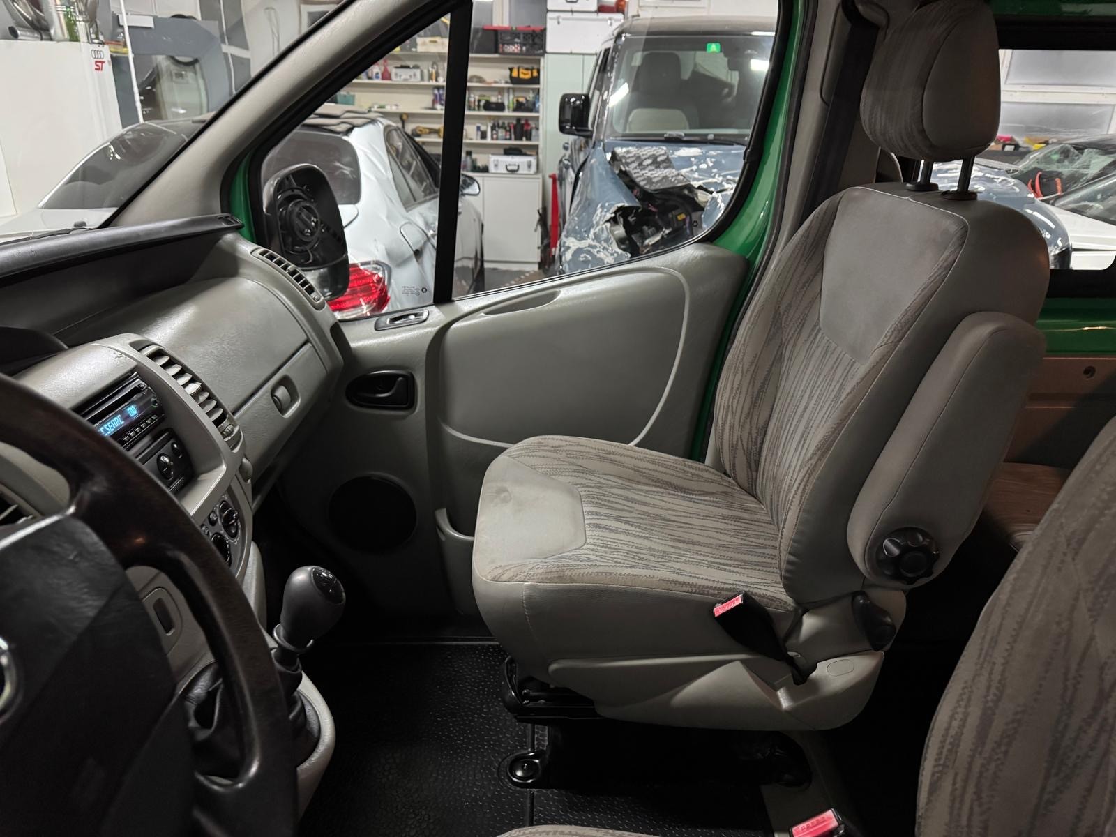 NISSAN Primastar 2.0dCi Comfort 8 Plätze-image-10