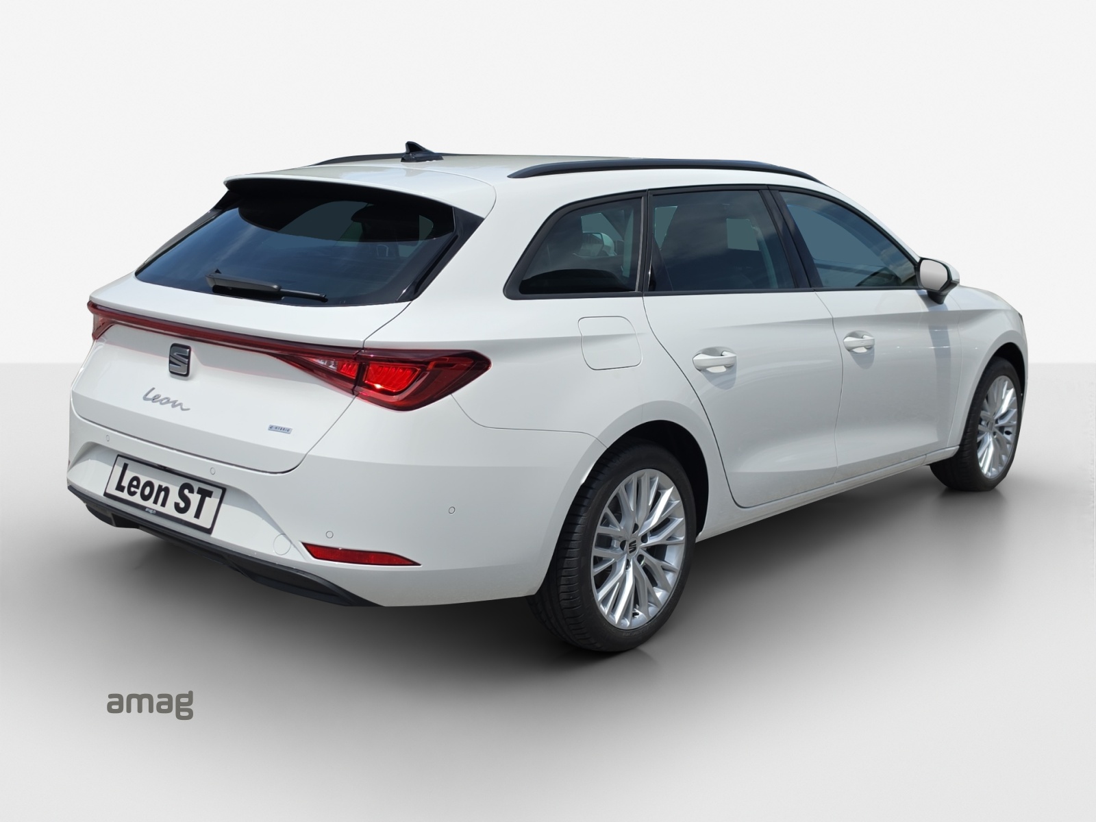 SEAT Leon ST 1.5 eHybrid pHEV DSG Business Edition-image-4