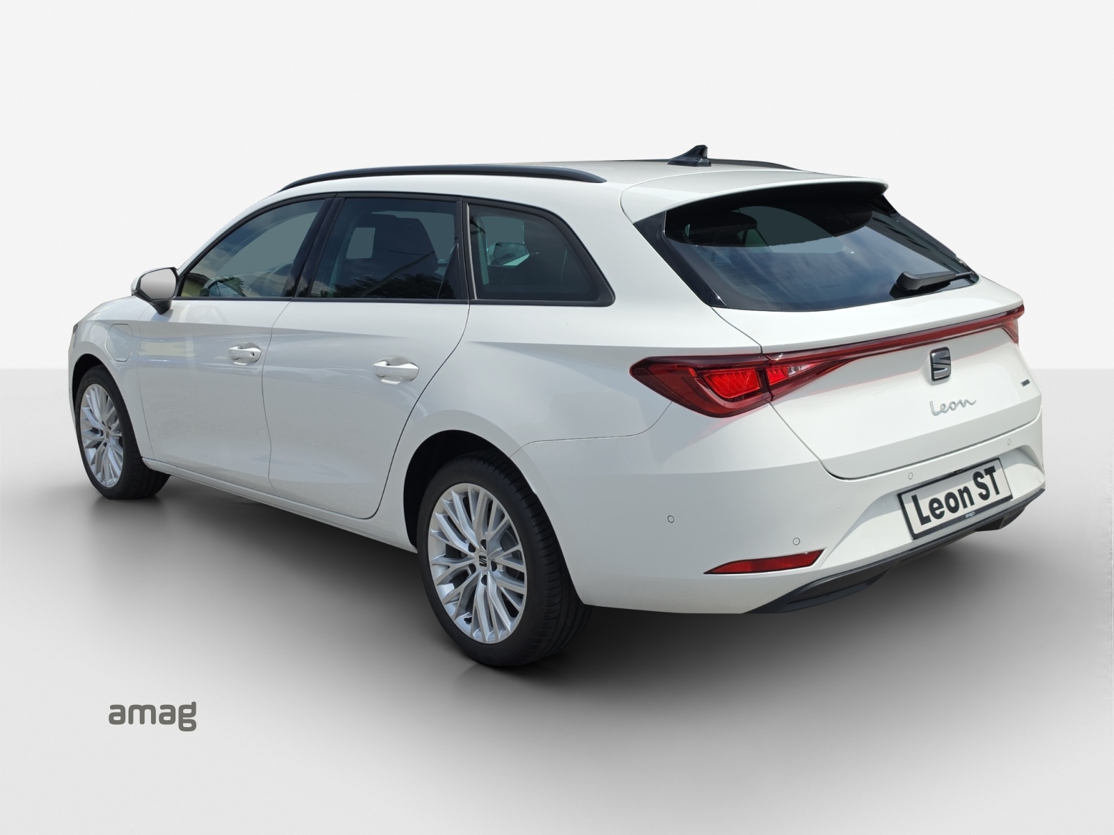 SEAT Leon ST 1.5 eHybrid pHEV DSG Business Edition-image-2
