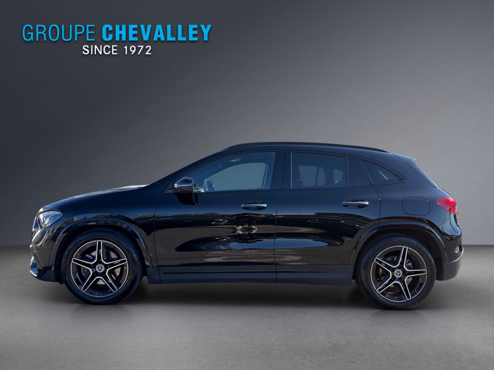 MERCEDES-BENZ GLA 200 Night Star 7G-DCT-image-2